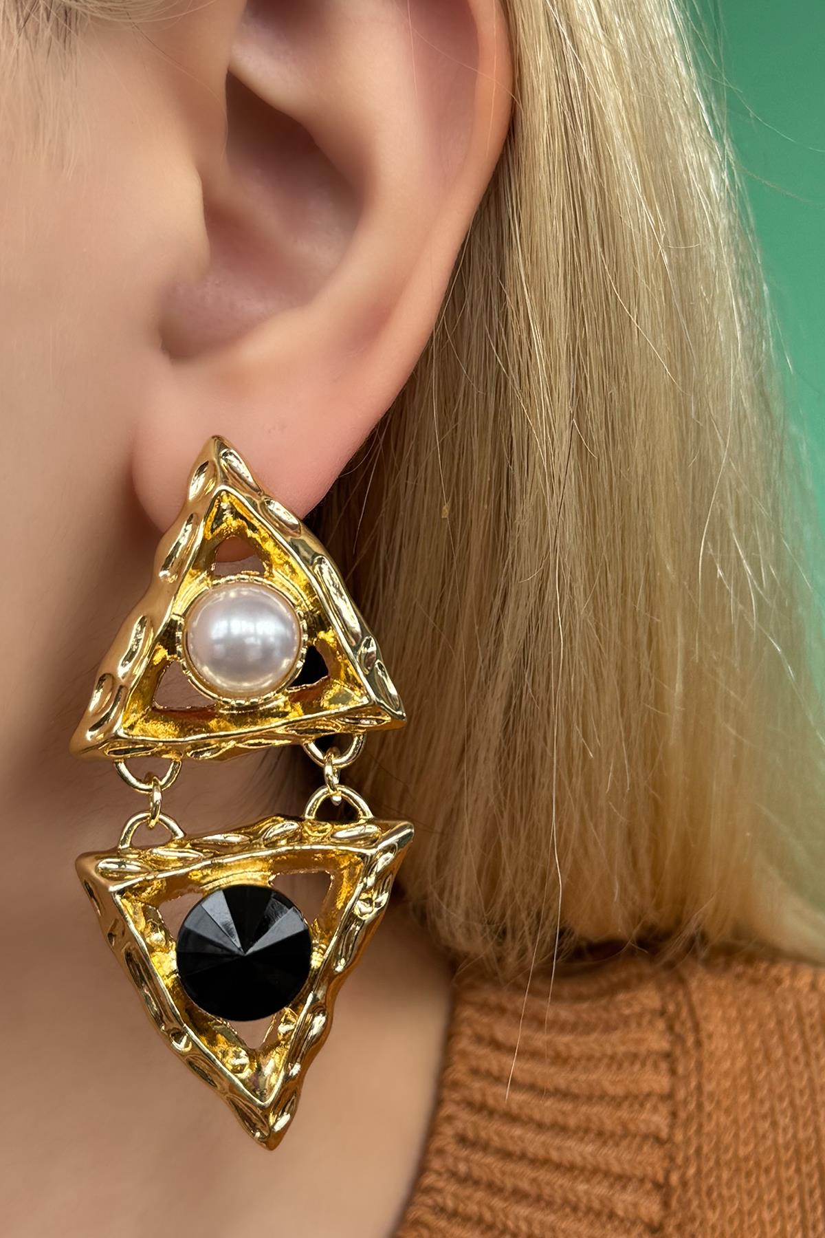 Altın Renk İnci Ve Taş Detaylı Küpe (Çift)