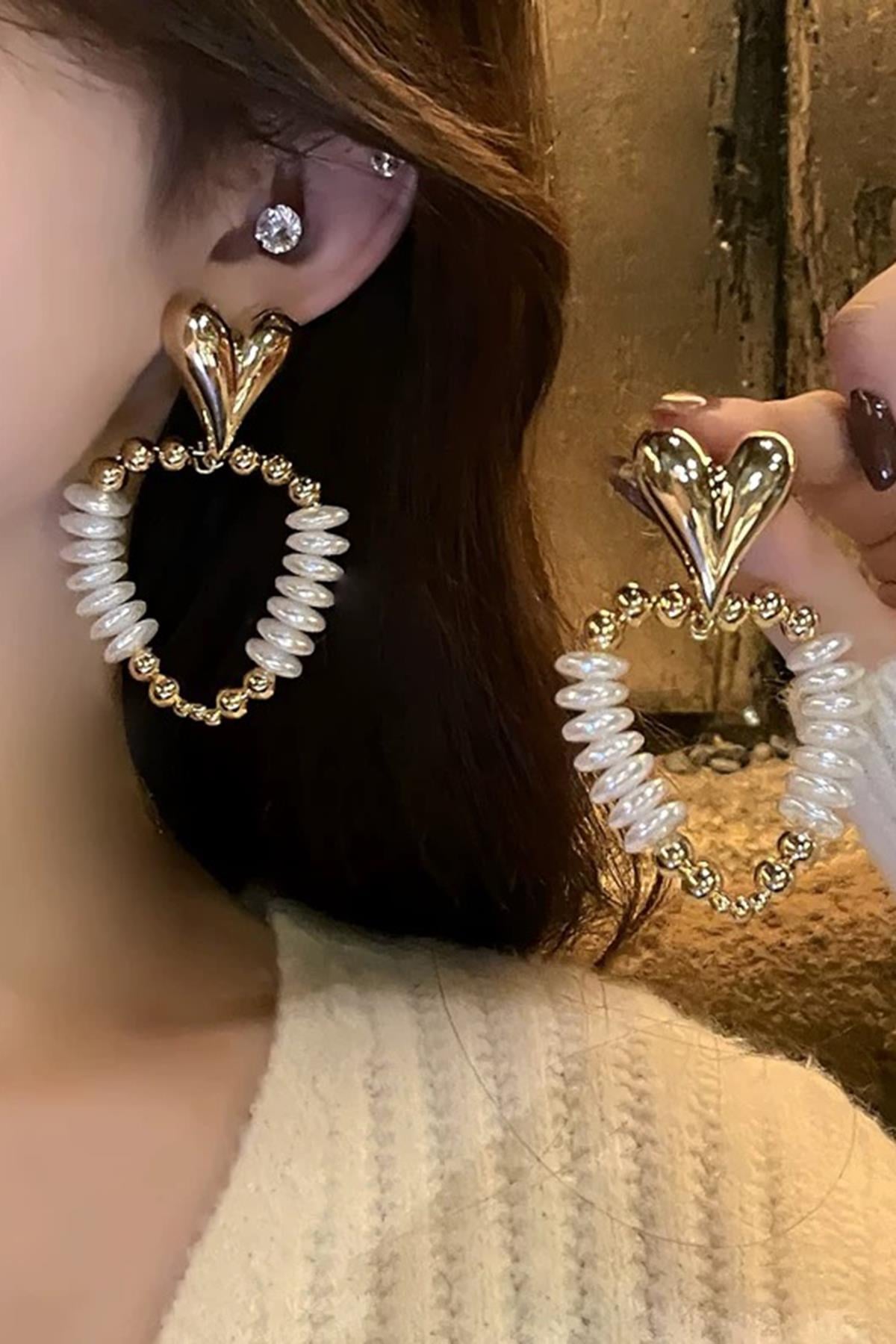 Altın Renk Kalp Figürlü İnci Detaylı Küpe (Çift)