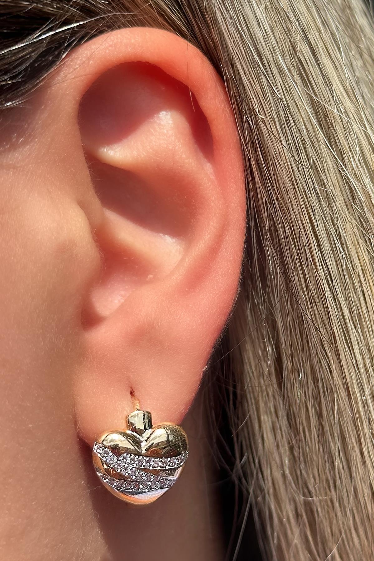 Altın Renk Kalp Figürlü Taş Detaylı Çelik Xuping Küpe (Çift)