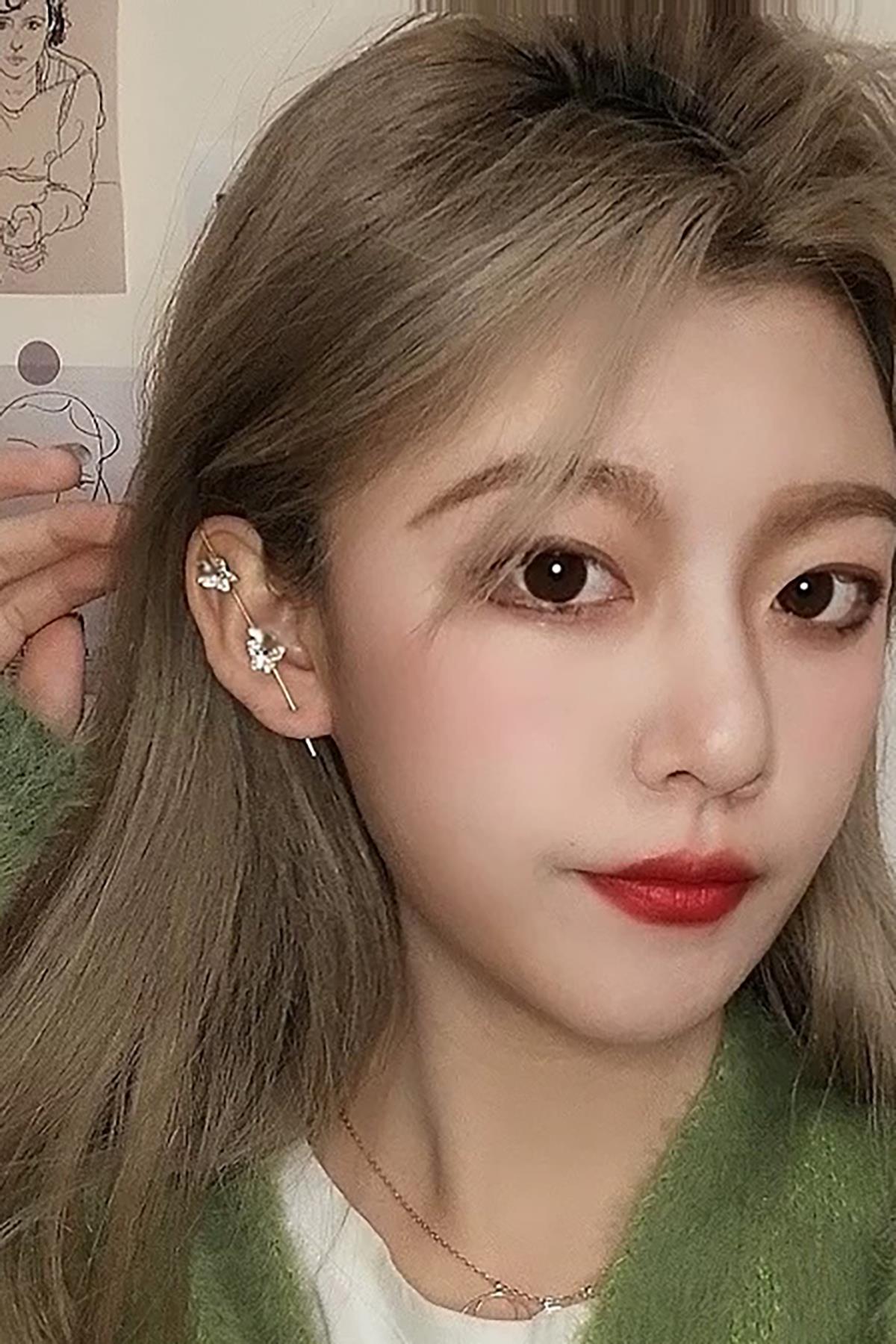 Altın Renk Kelebek Figürlü Taş Detaylı Çelik Xuping Küpe (Çift)