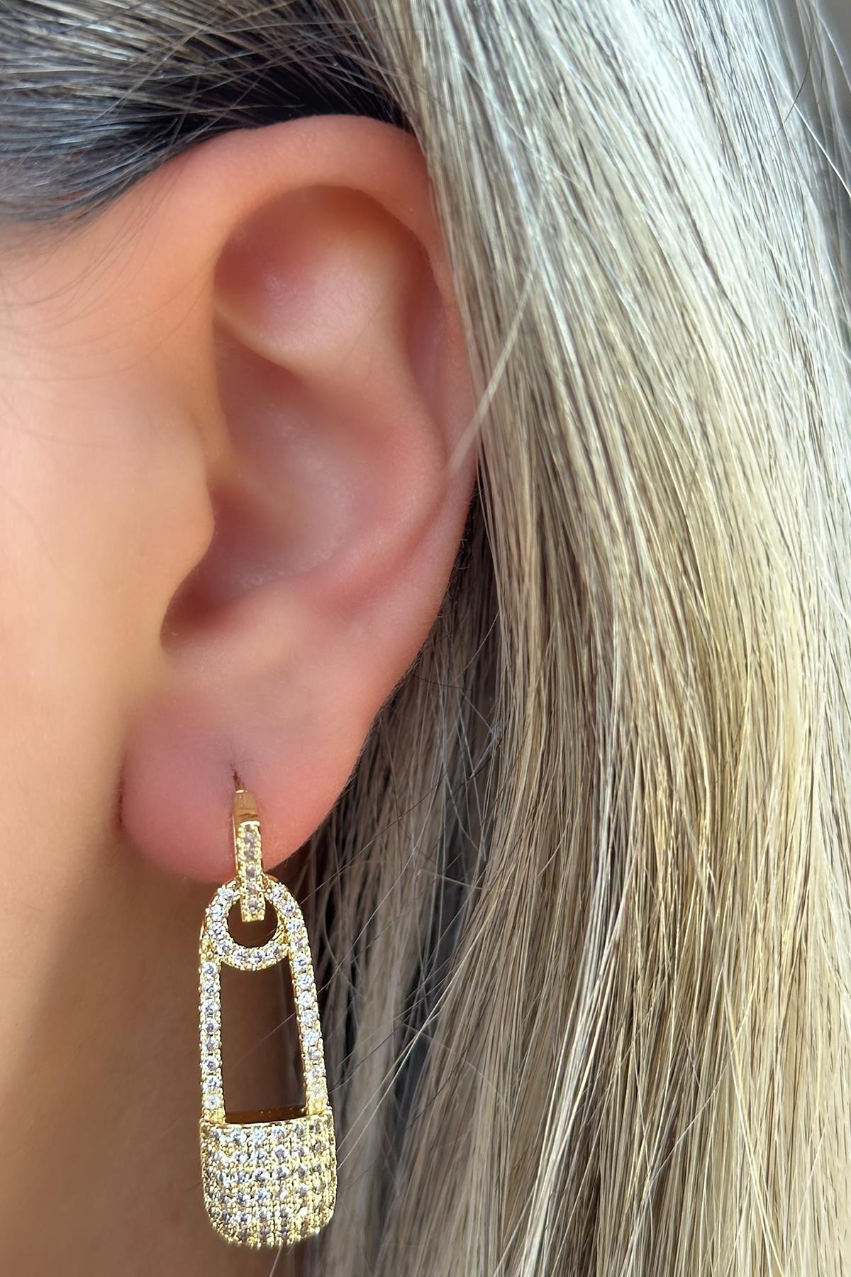 Altın Renk Kilit Figürlü Taş Detaylı Çelik Küpe (Çift)