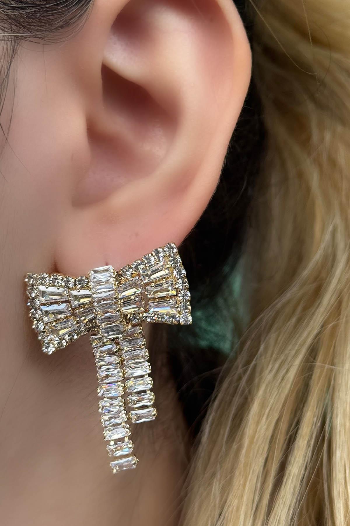 Altın Renk Kurdele Figürlü Taş Detaylı Abiye Küpe (Çift)