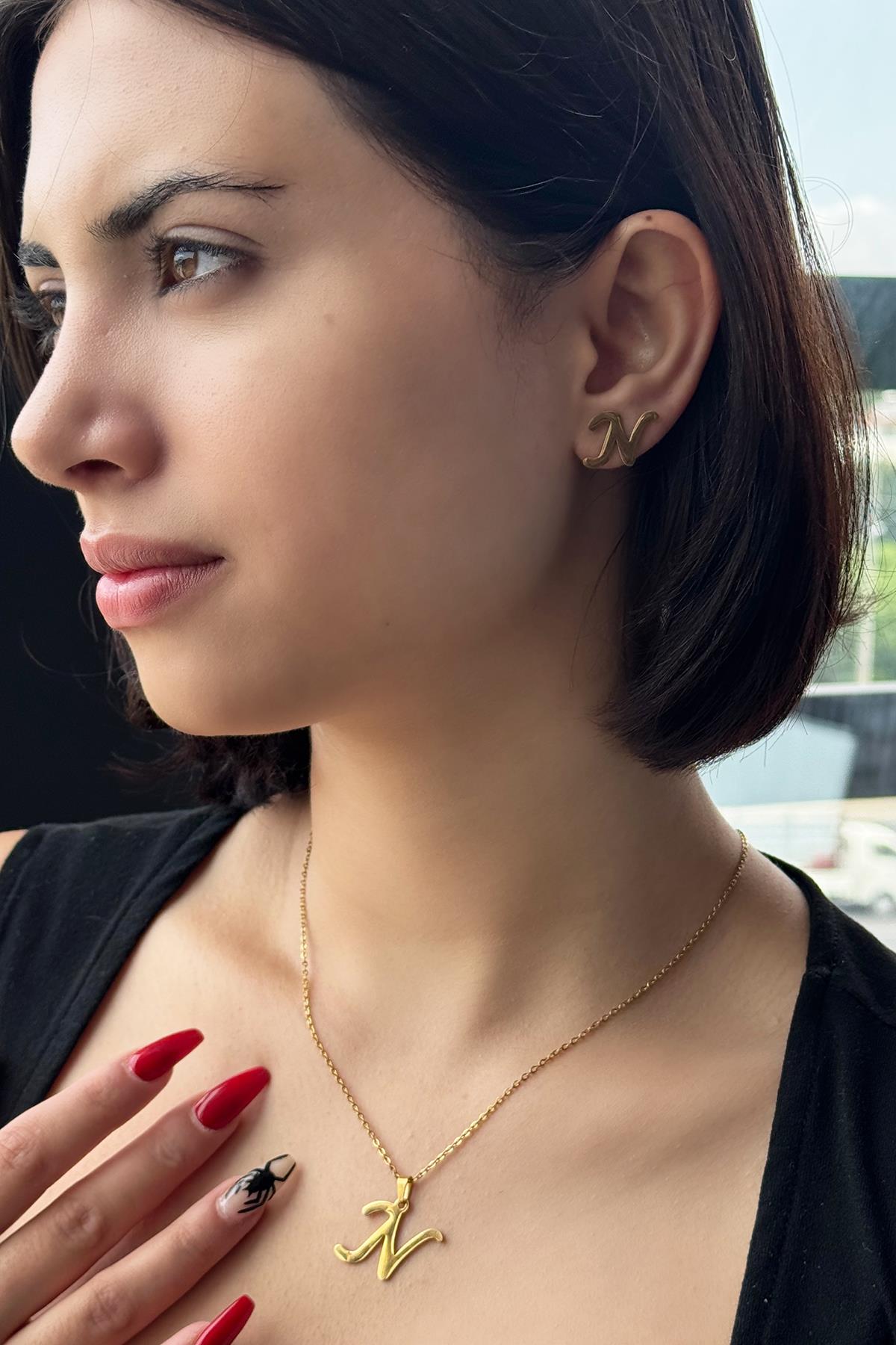 Altın Renk N Harf Figürlü Küpe Ve Kolye Set