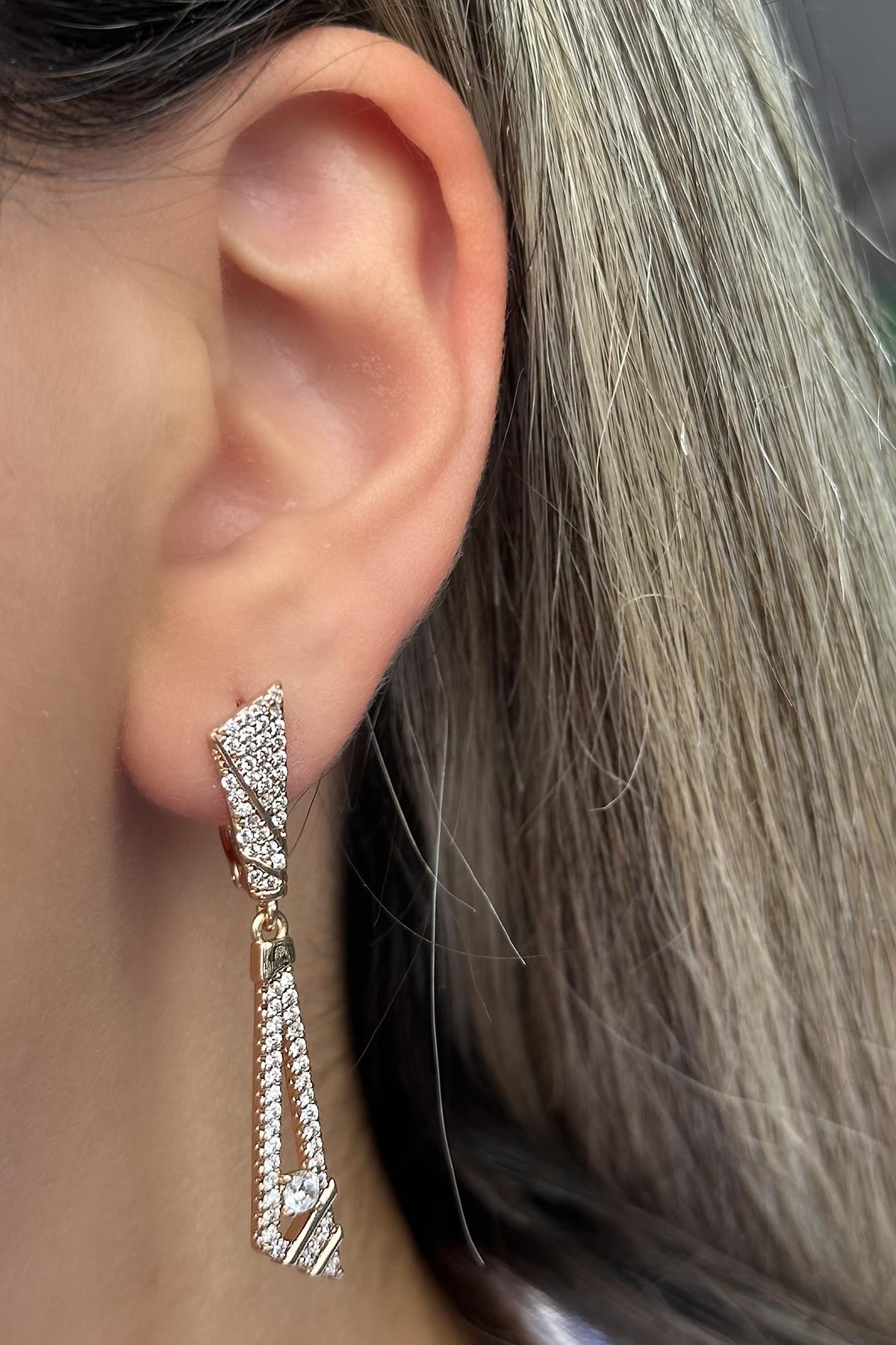 Altın Renk Taş Detaylı Çelik Xuping Küpe (Çift)