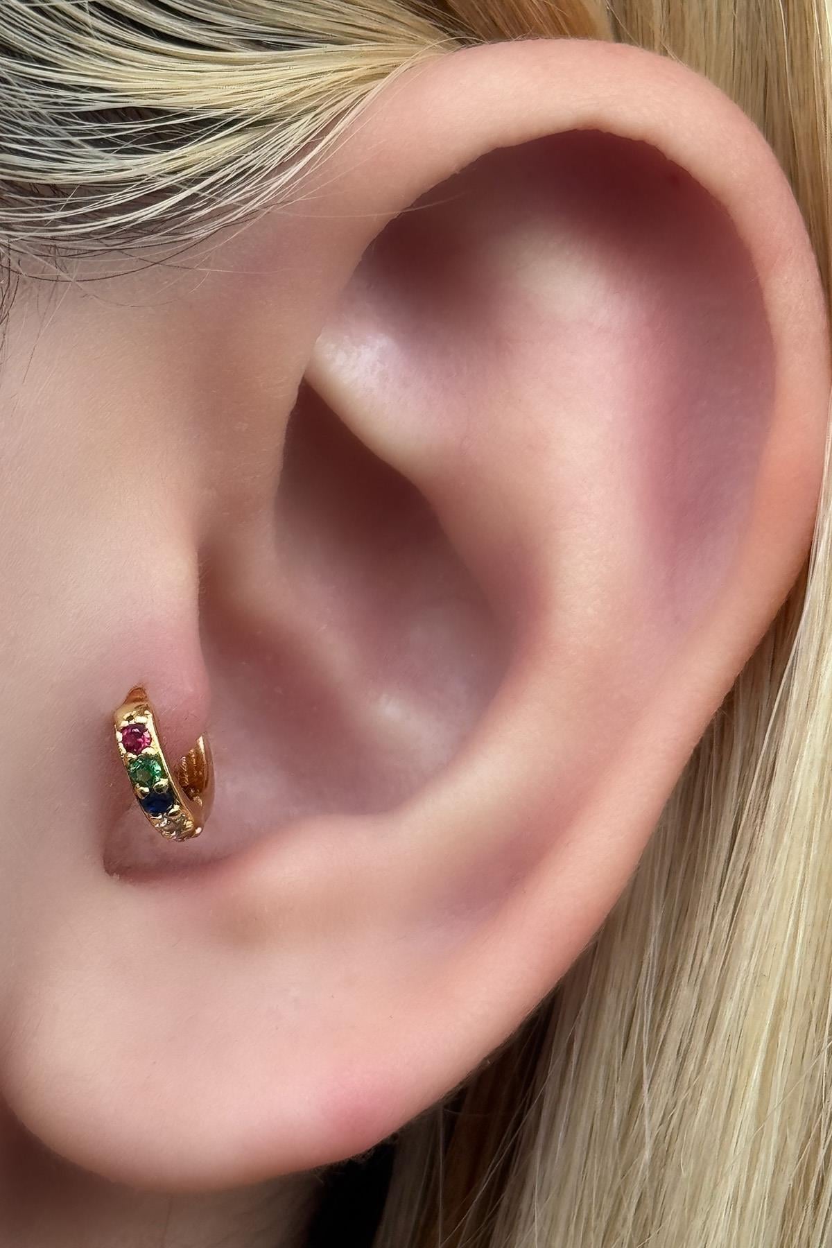 Altın Renk Taş Detaylı Çelik Halka Tragus/Kıkırdak Küpe/Piercing (Tek)