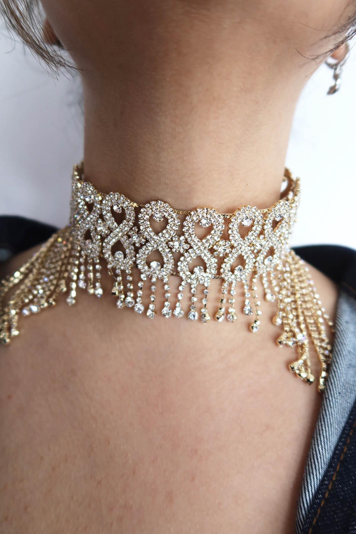 Altın Renk Taş Detaylı Tasarım Choker Kolye