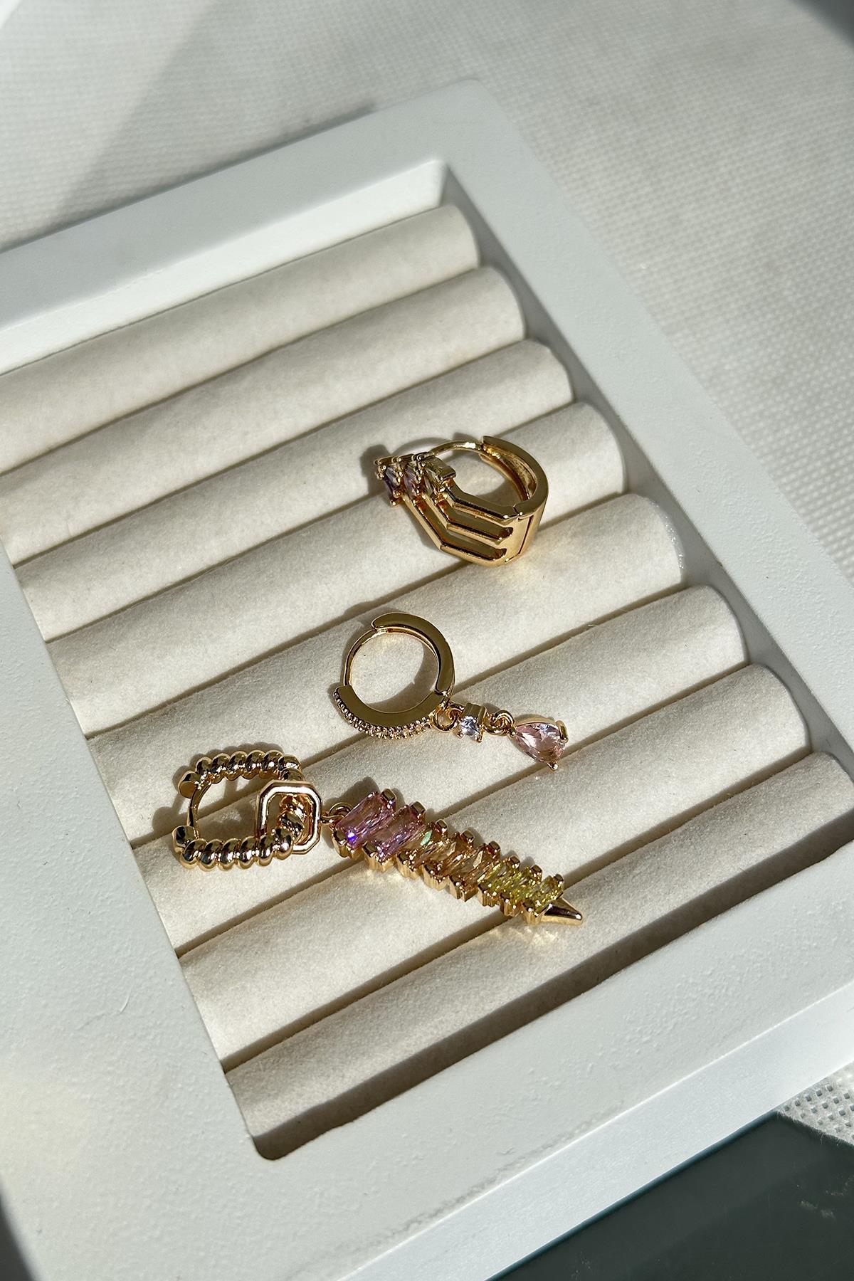 Altın Renk Taş Detaylı VİP 3'lü YSX Küpe Set