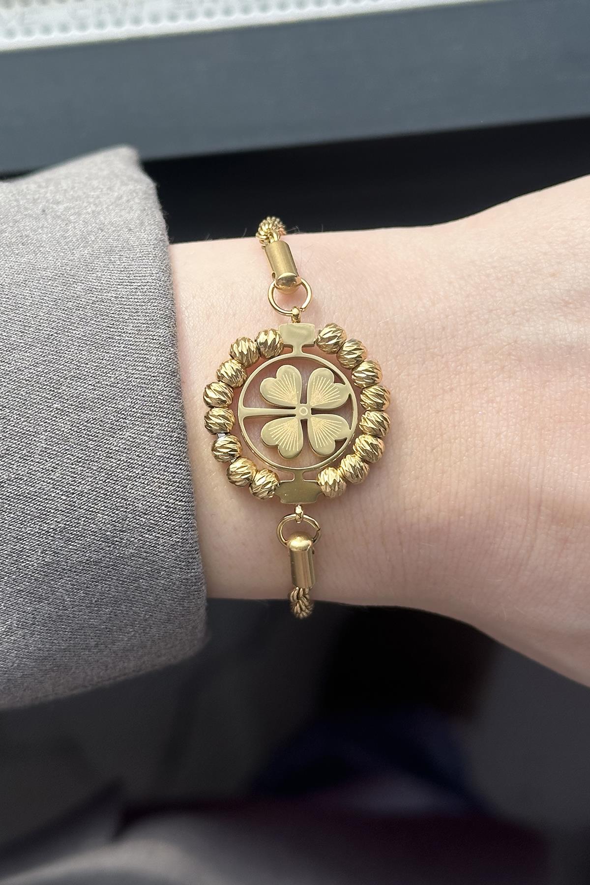 Altın Renk Yonca Figürlü Çelik Bileklik