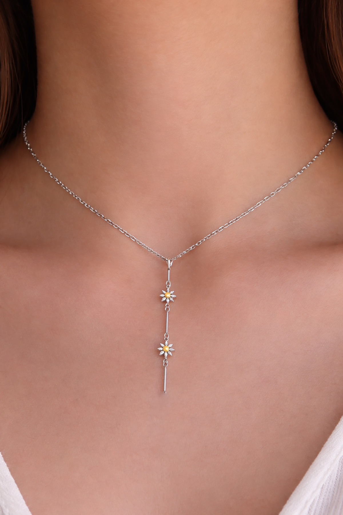 Gümüş Renk Papatya Figürlü Çelik Y Kolye