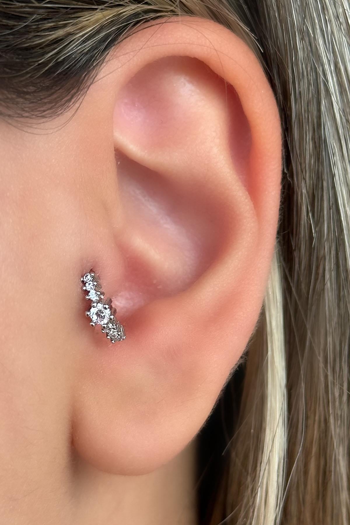 Gümüş Renk Taş Detaylı Çelik Halka Tragus/Kıkırdak Küpe/Piercing (Tek)