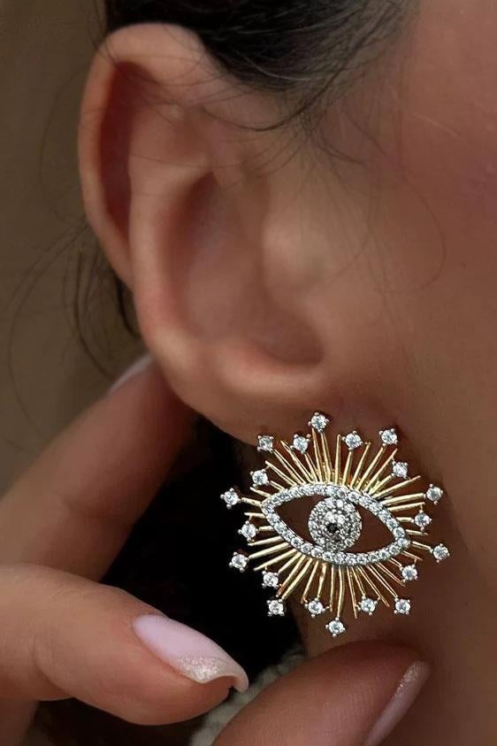 Altın Renk Göz Figürlü Taş Detaylı  Küpe (Çift)