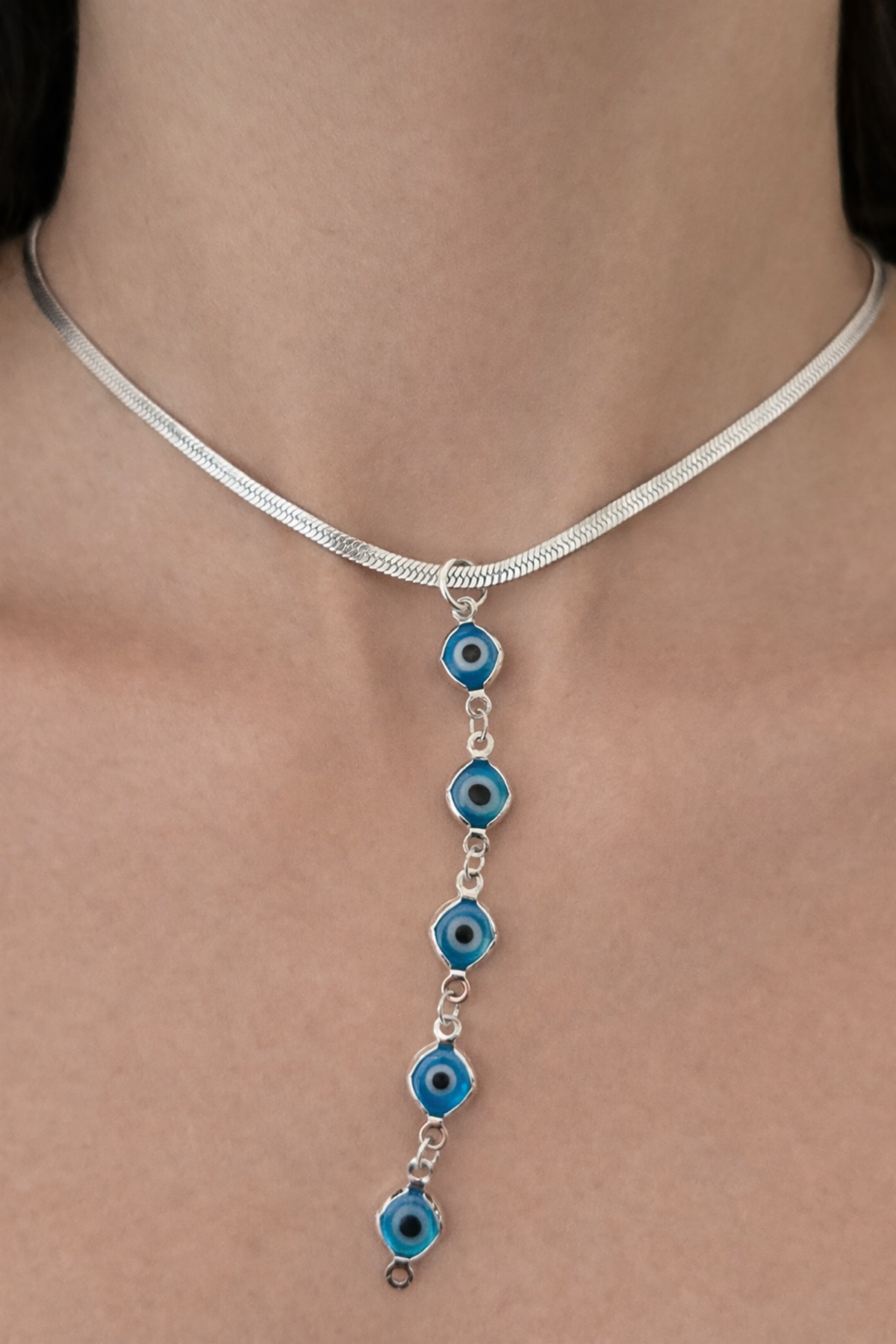 Gümüş Renk Göz Figürlü Çelik Kolye