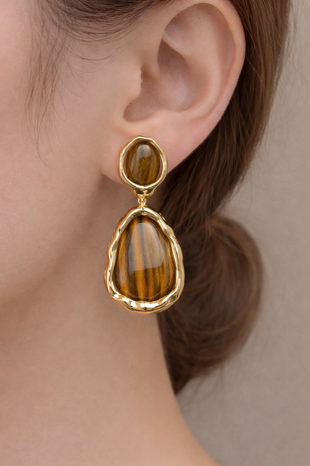 Kahverengi Sallantılı Metal Küpe (Çift)