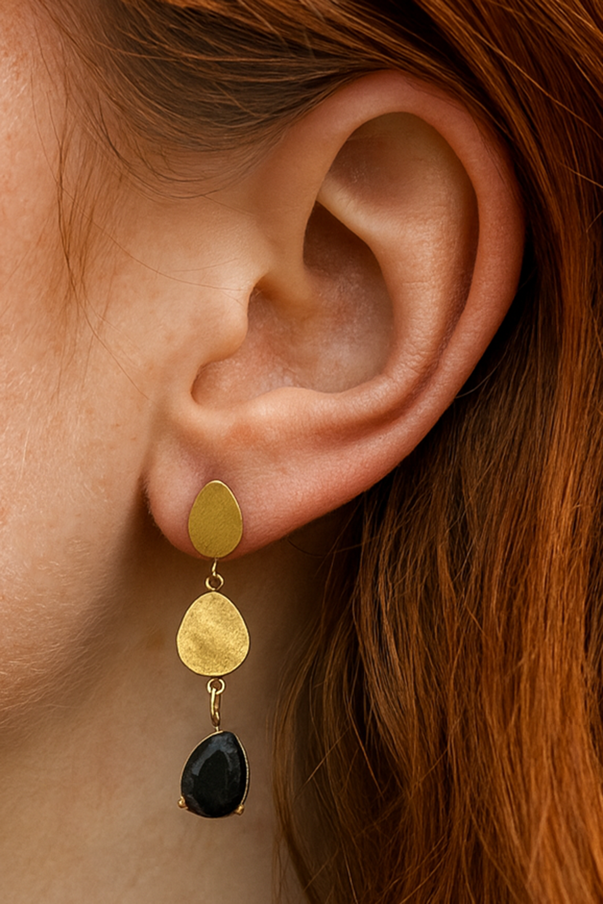 Altın Renk Taş Detaylı Çelik Küpe (Çift)