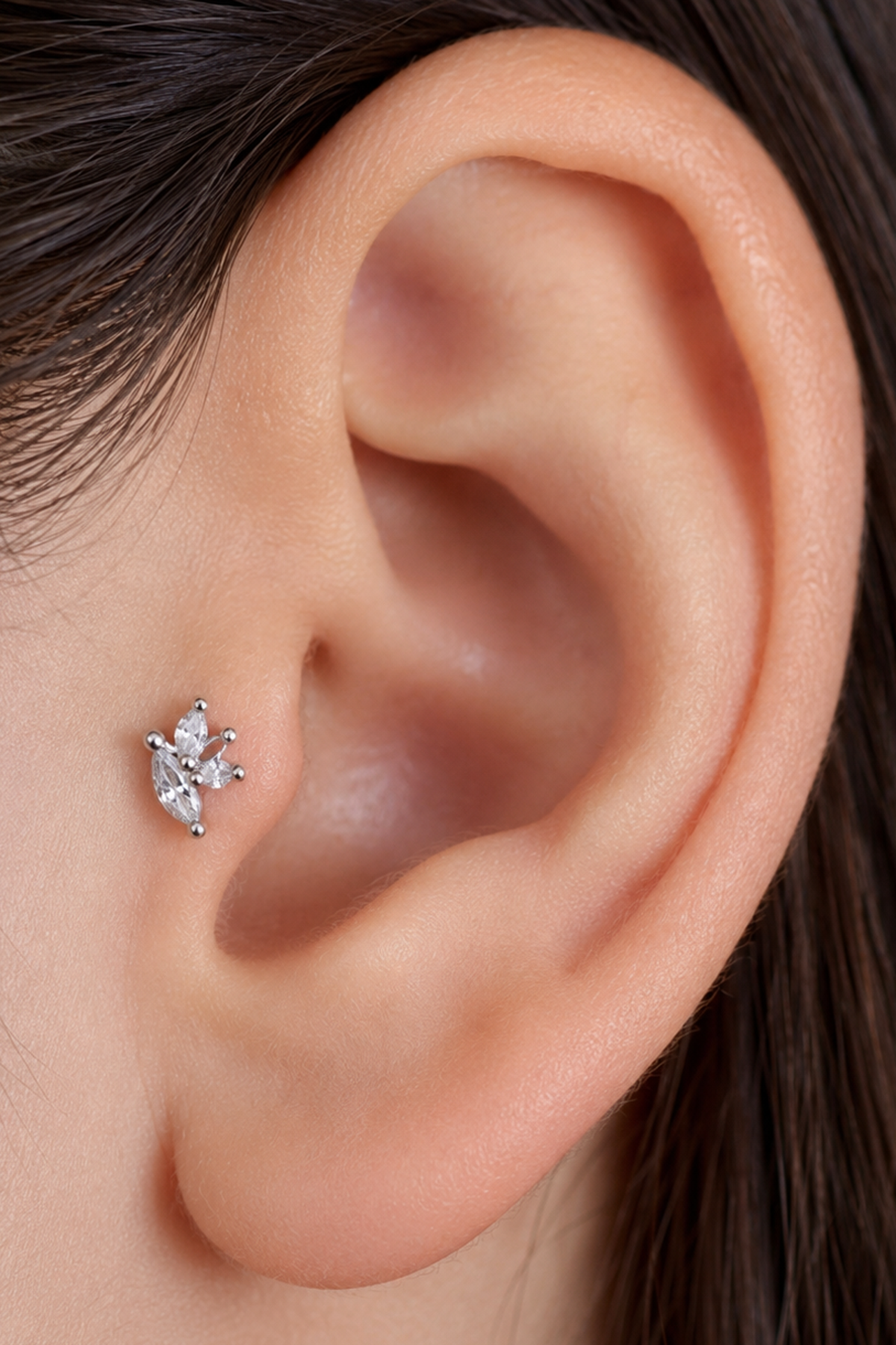 Gümüş  Renk  Taşlı Cerrahi Çelik Tragus/Kıkırdak Küpe/Piercing (Tek)