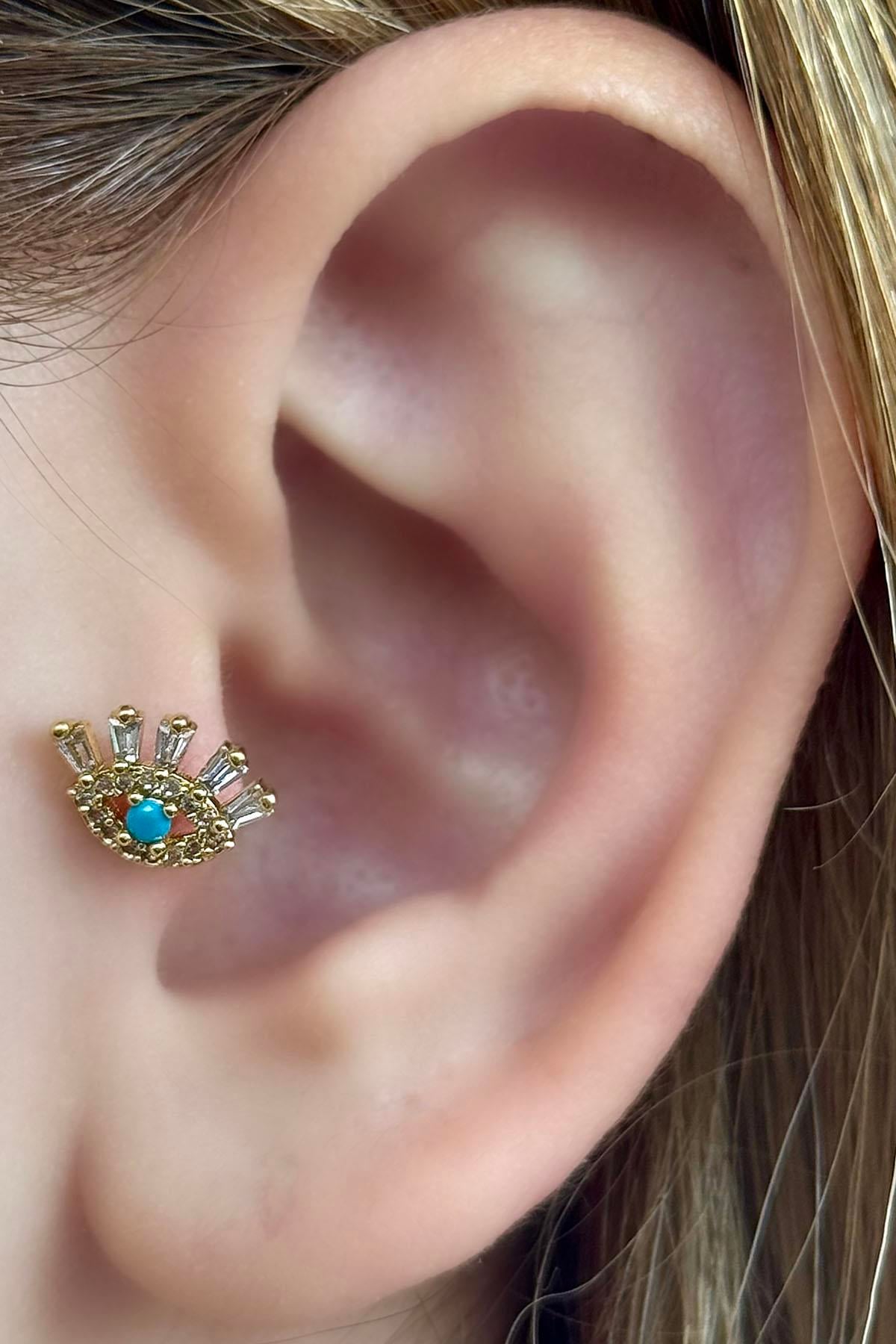 Altın Renk Göz Figürlü Çelik Tragus/Kıkırdak Küpe/Piercing (Tek)