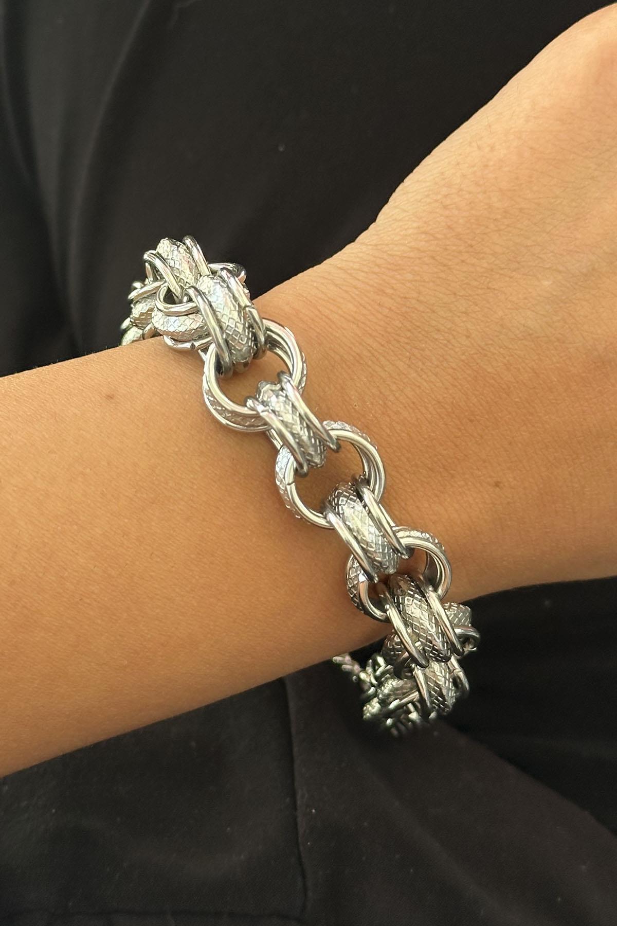 Gümüş Renk Zincir Detaylı Çelik Bileklik