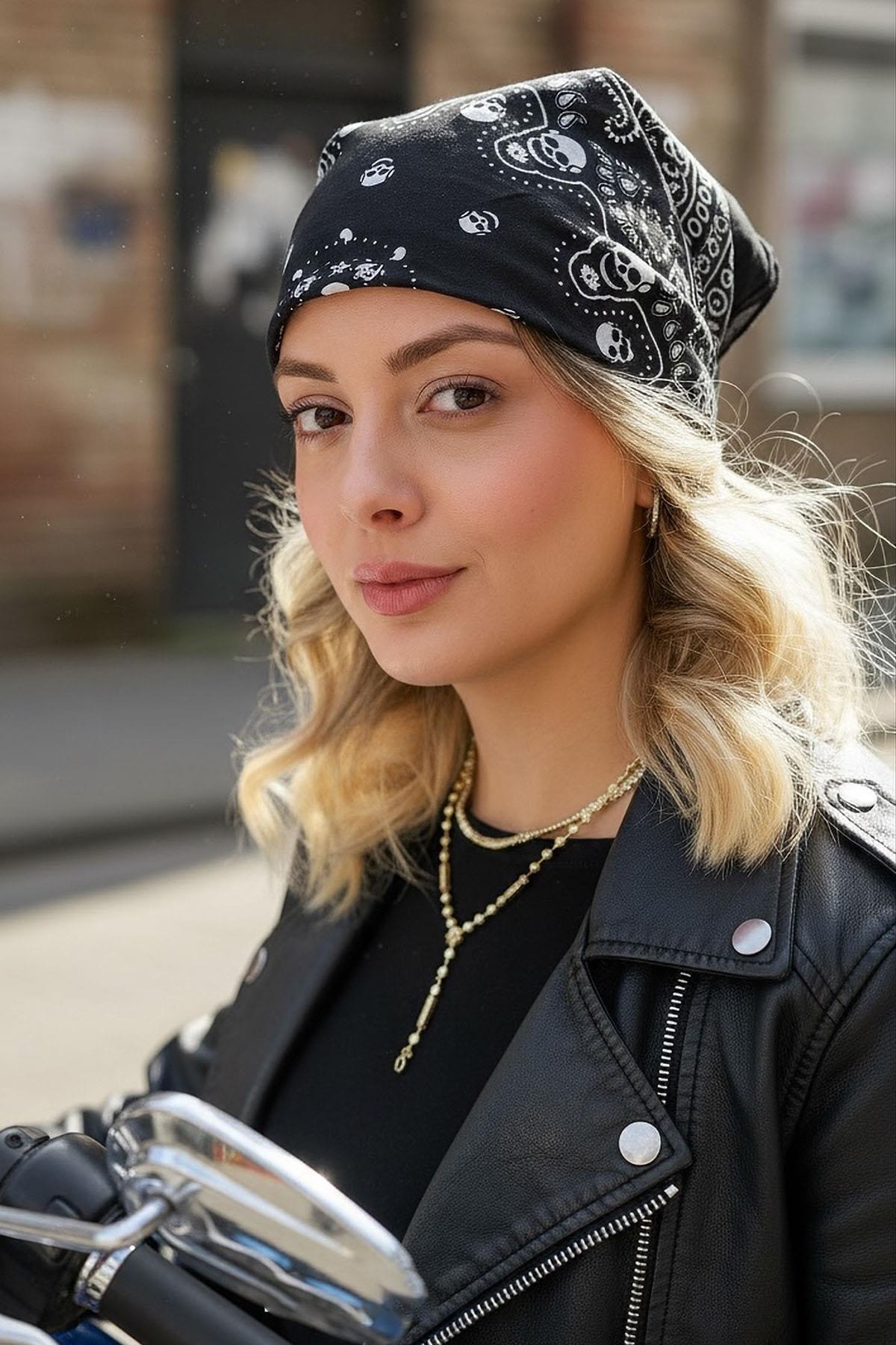 Siyah Renk Kurukafa Figürlü Bandana