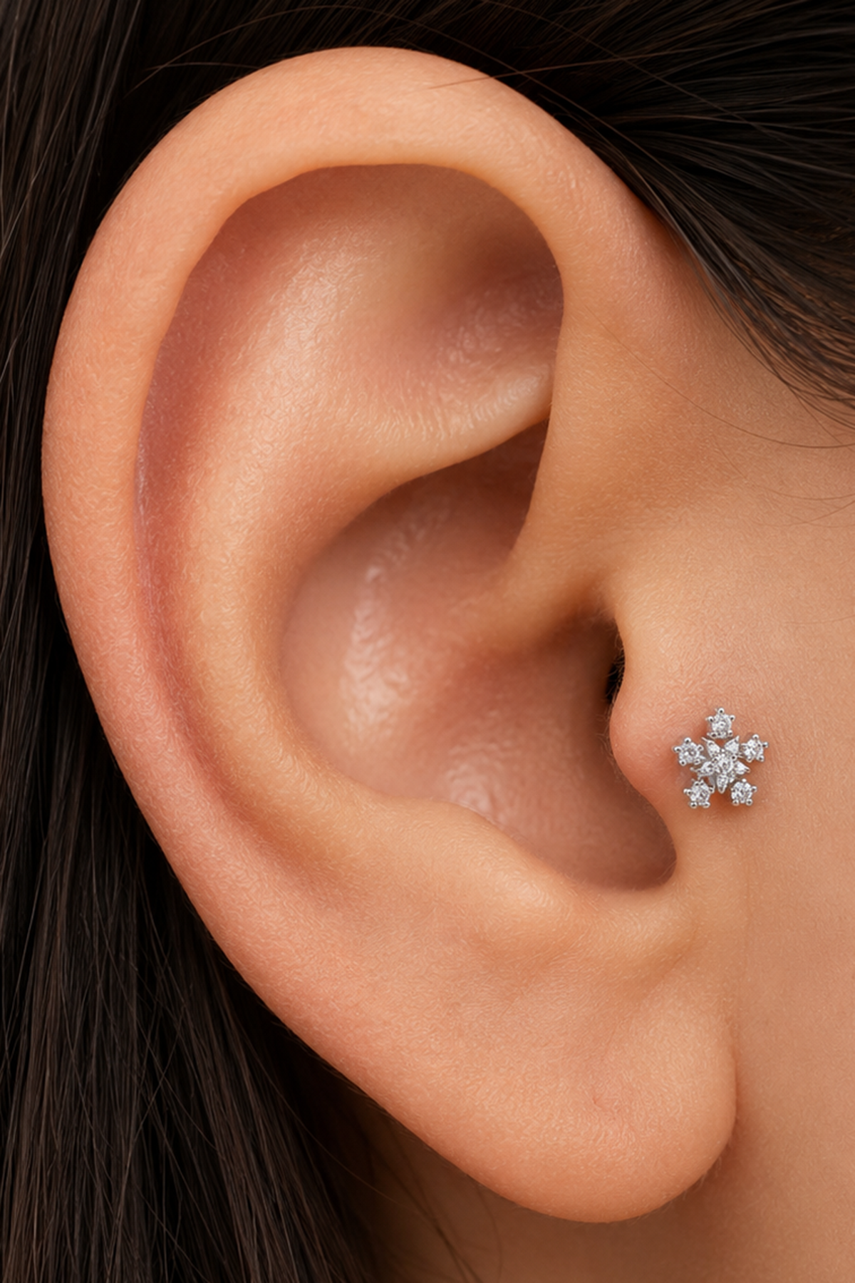 Gümüş  Renk Kar Tanesi  Figürlü  Taşlı Cerrahi Çelik Tragus/Kıkırdak Küpe/Piercing (Tek)