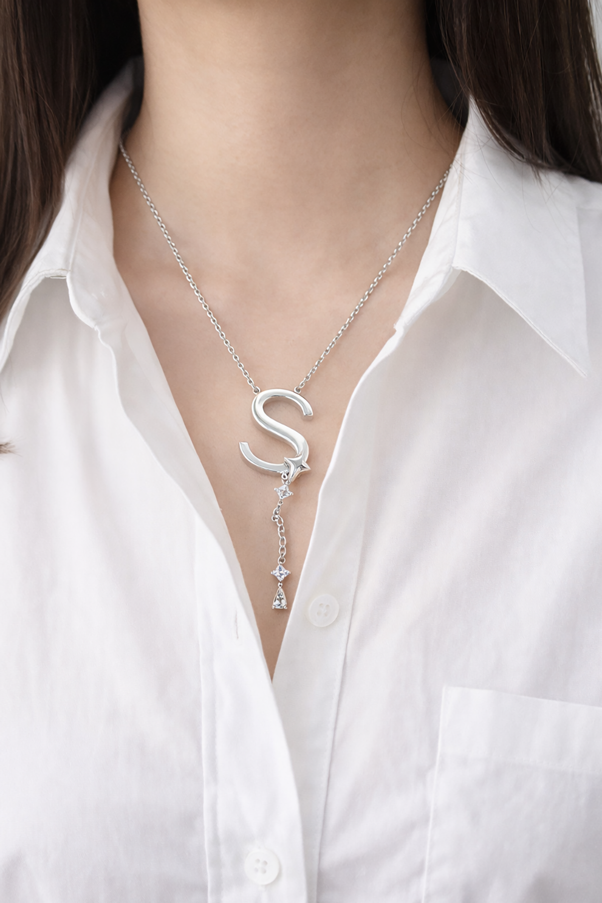 Gümüş Renk S Harfli Taş Detaylı Çelik Kolye