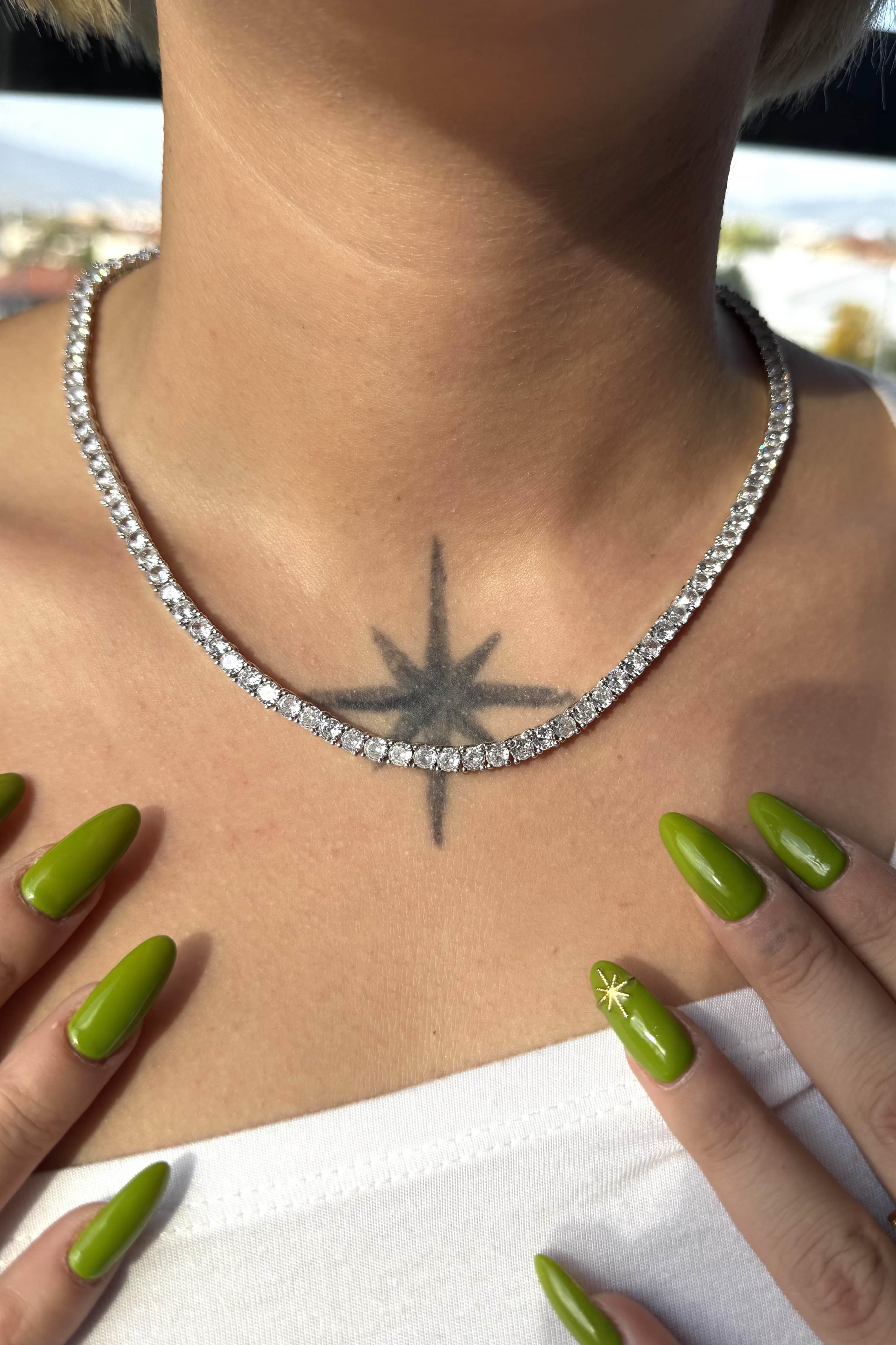 Gümüş Renk Taş Detaylı 14K Altın Kaplama VİP Kolye