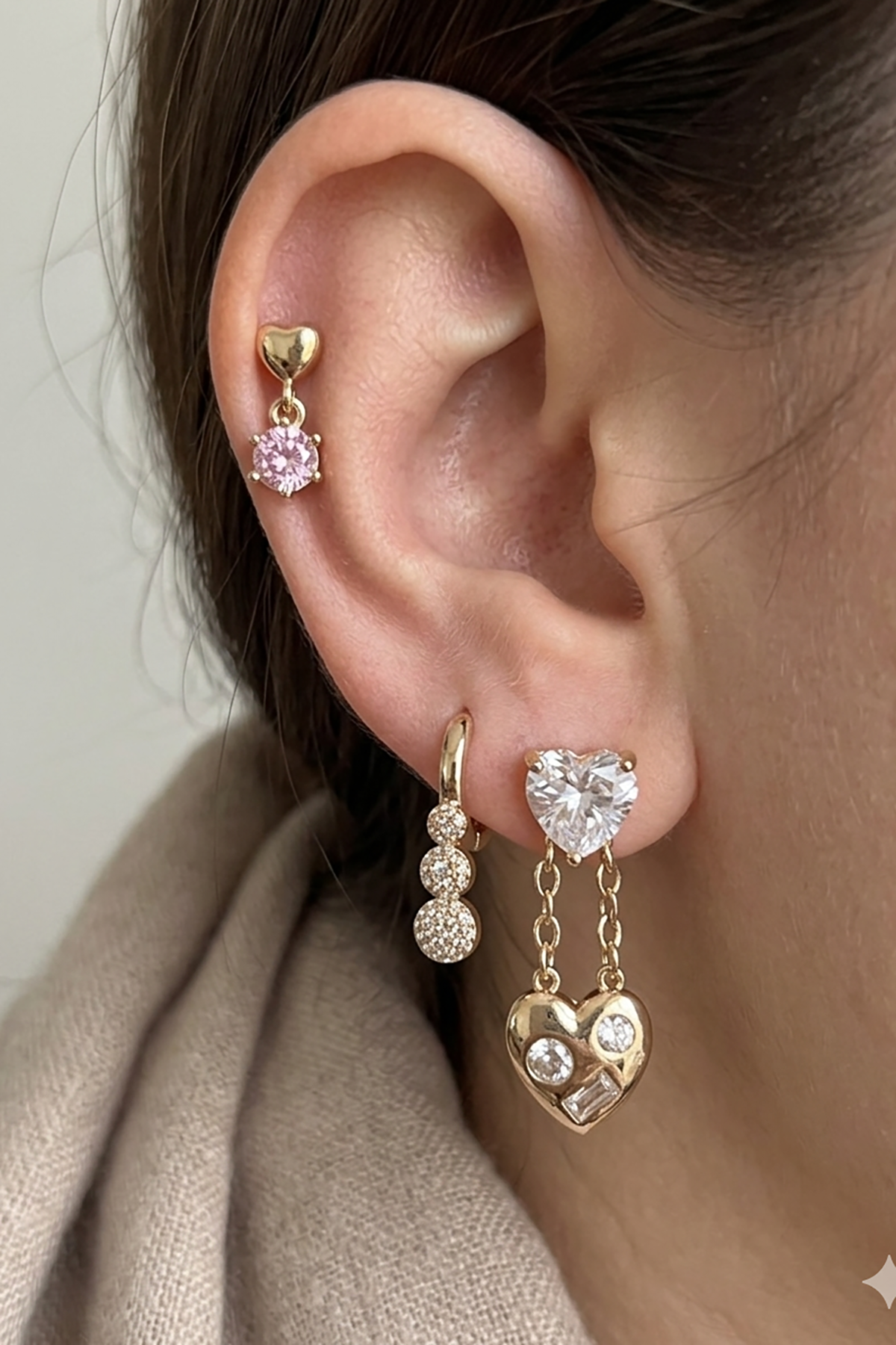 Altın Renk Taş Detaylı 3'lü YSX Küpe Set