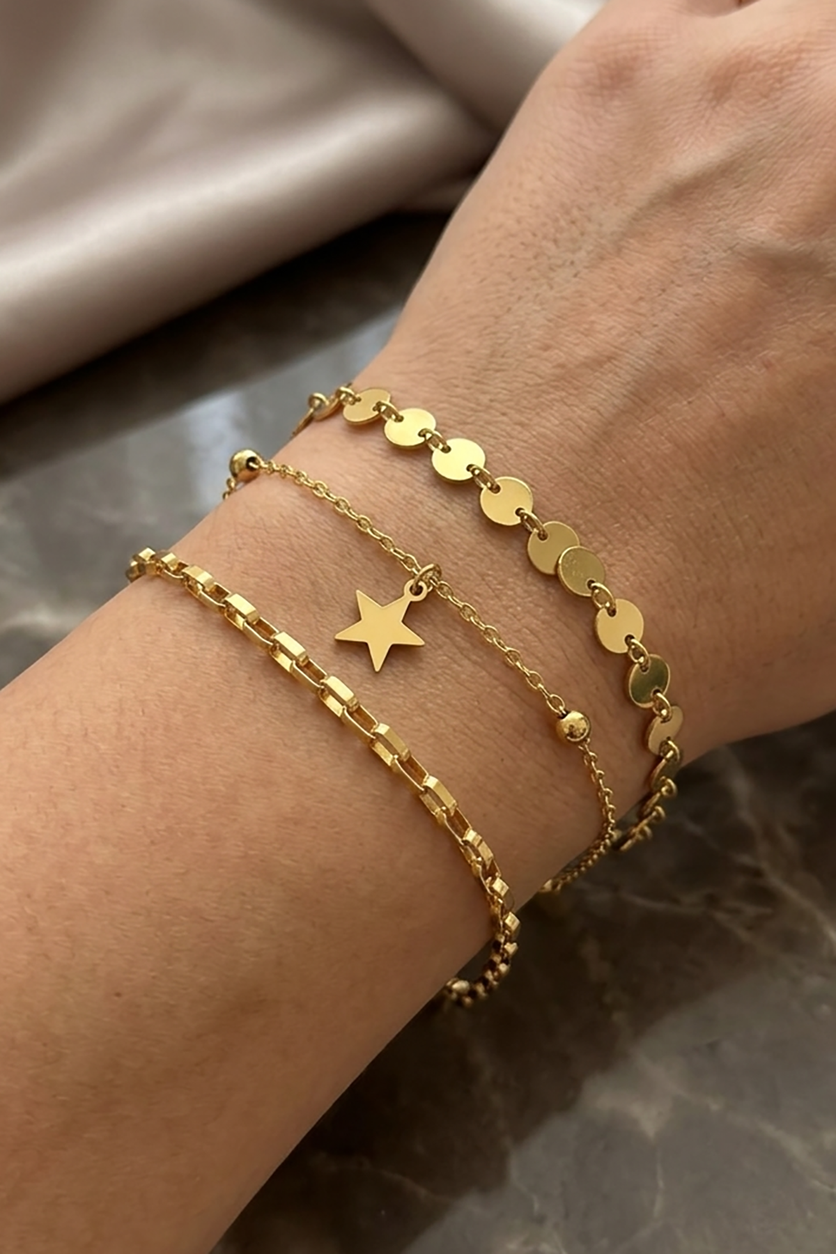 Altın Renk Yıldız Figürlü 3'lü Çelik Bileklik