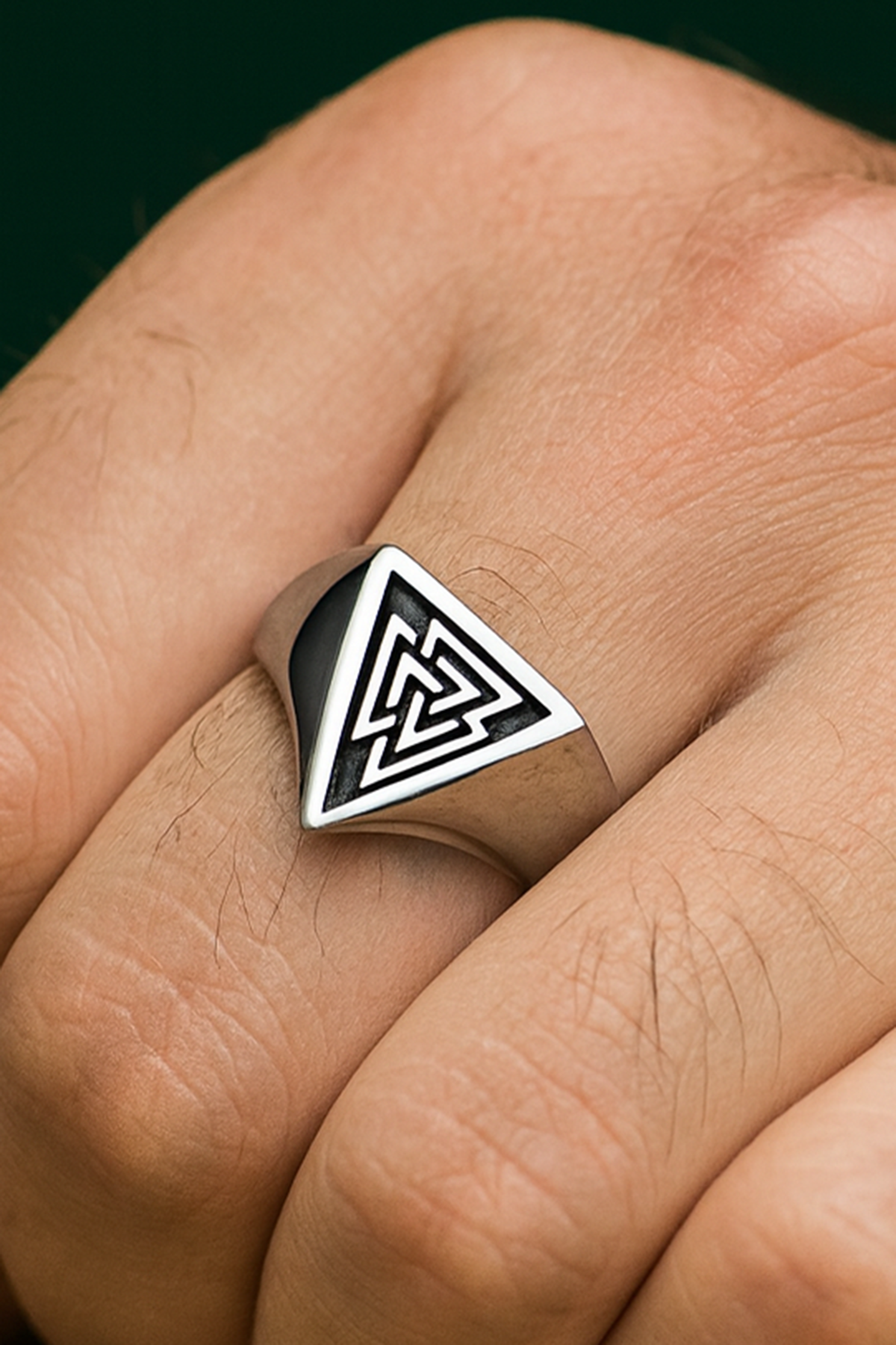 Gümüş Renk Üçgen Figürlü Ayarlanabilir Çelik Erkek Yüzük