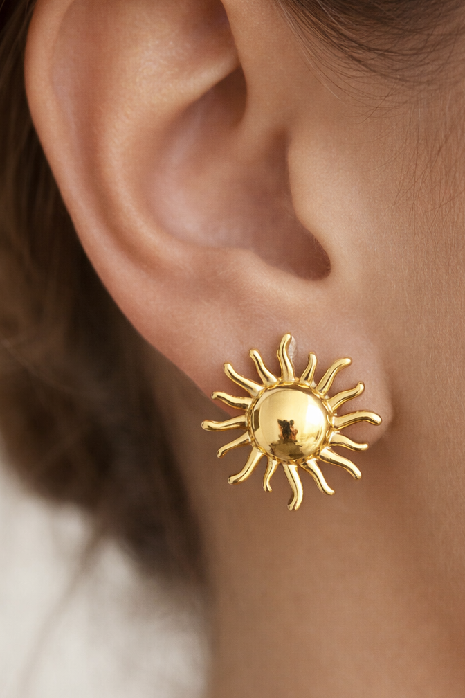 Altın Renk Güneş Figürlü Metal Küpe (Çift)