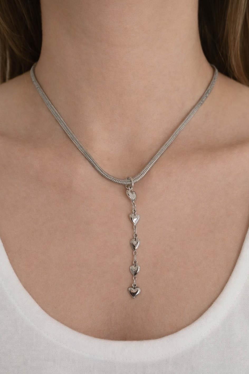 Gümüş Renk Kalp Figürlü İtalyan Zincir Detaylı Çelik Kolye
