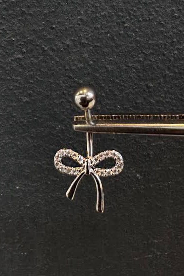 Gümüş Renk Kurdele Figürlü Cerrahi Çelik Göbek Piercing
