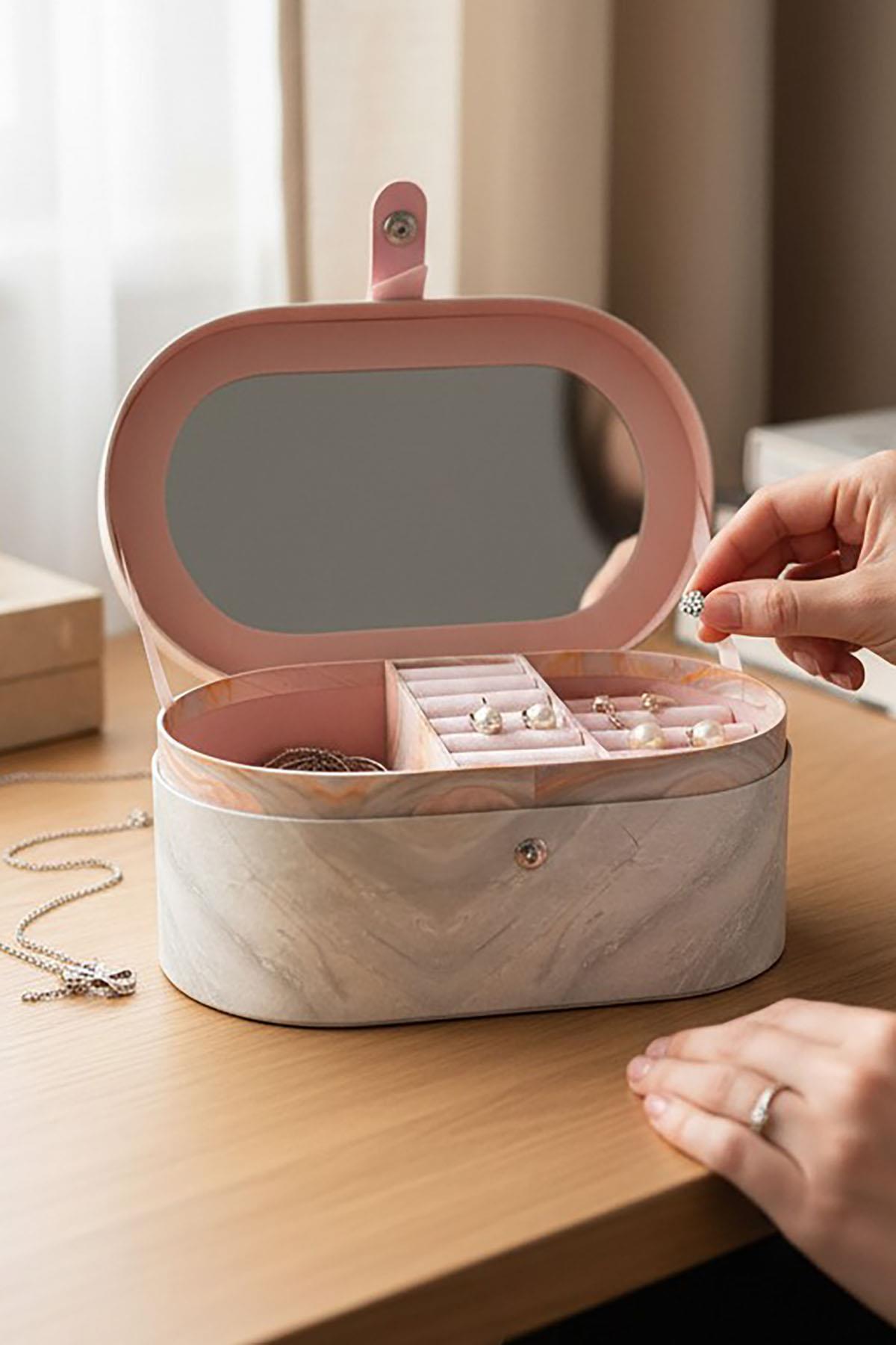 Pembe Renk Ayna Detaylı Takı Organizeri