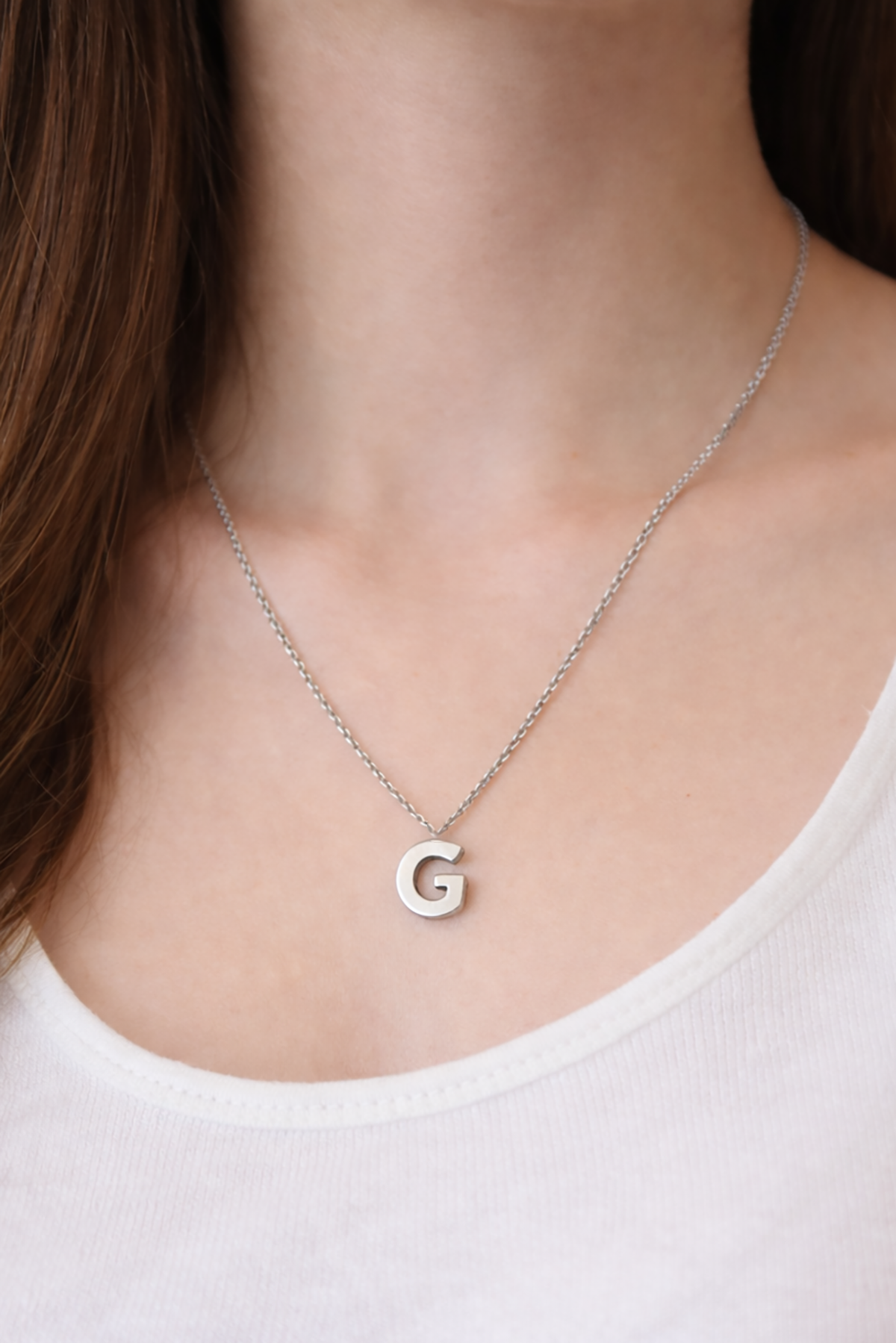 Gümüş Renk G Harf Çelik Kolye