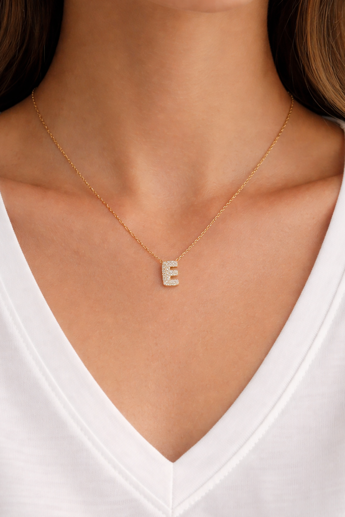 Altın Renk Taş Detaylı E Harfli Mini Çelik Kolye