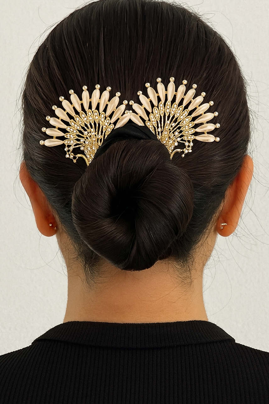 Altın Renk Tavus Kuşu Figürlü Taş Detaylı Topuz Tokası