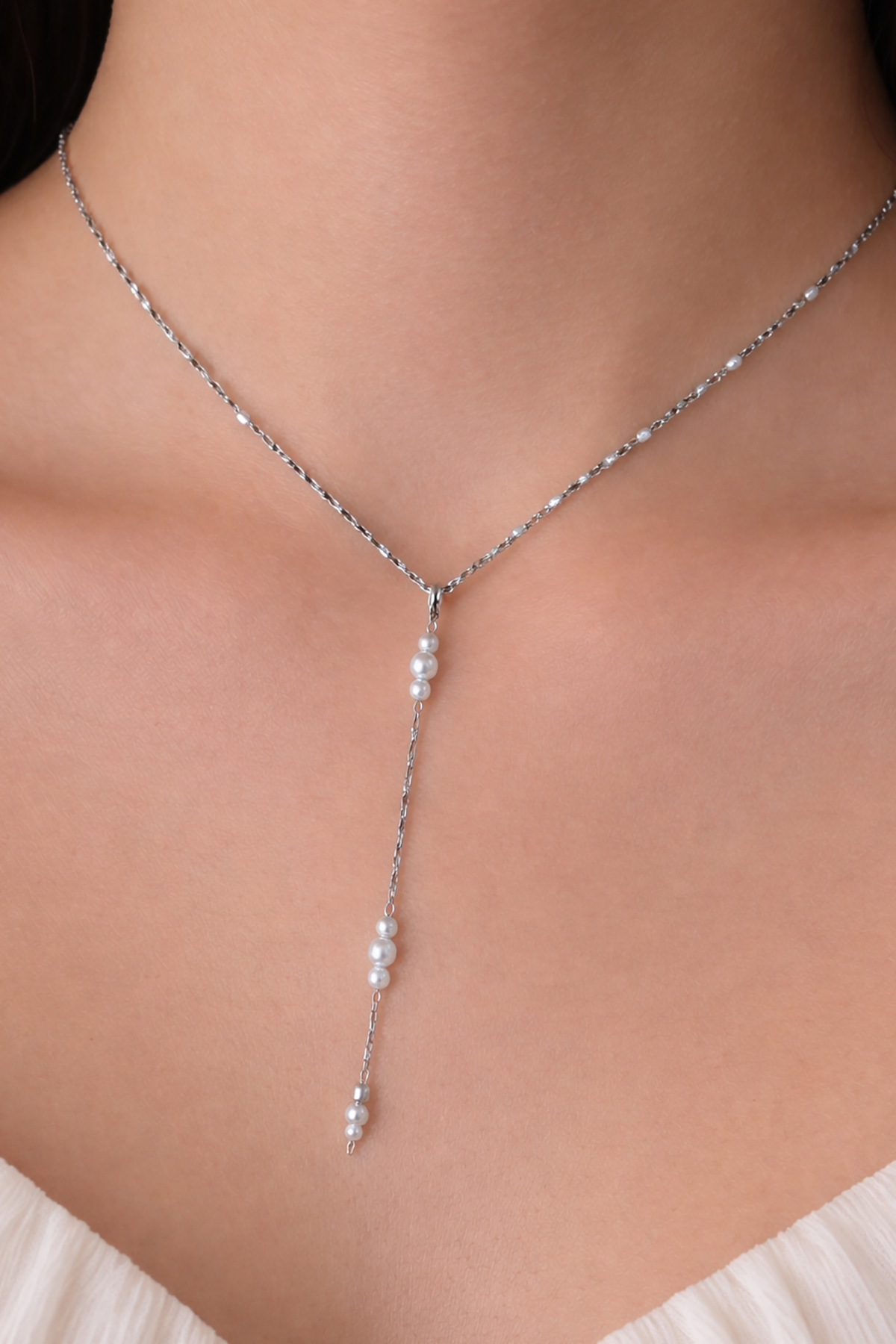 Gümüş Renk İnci Detaylı Çelik Y Kolye