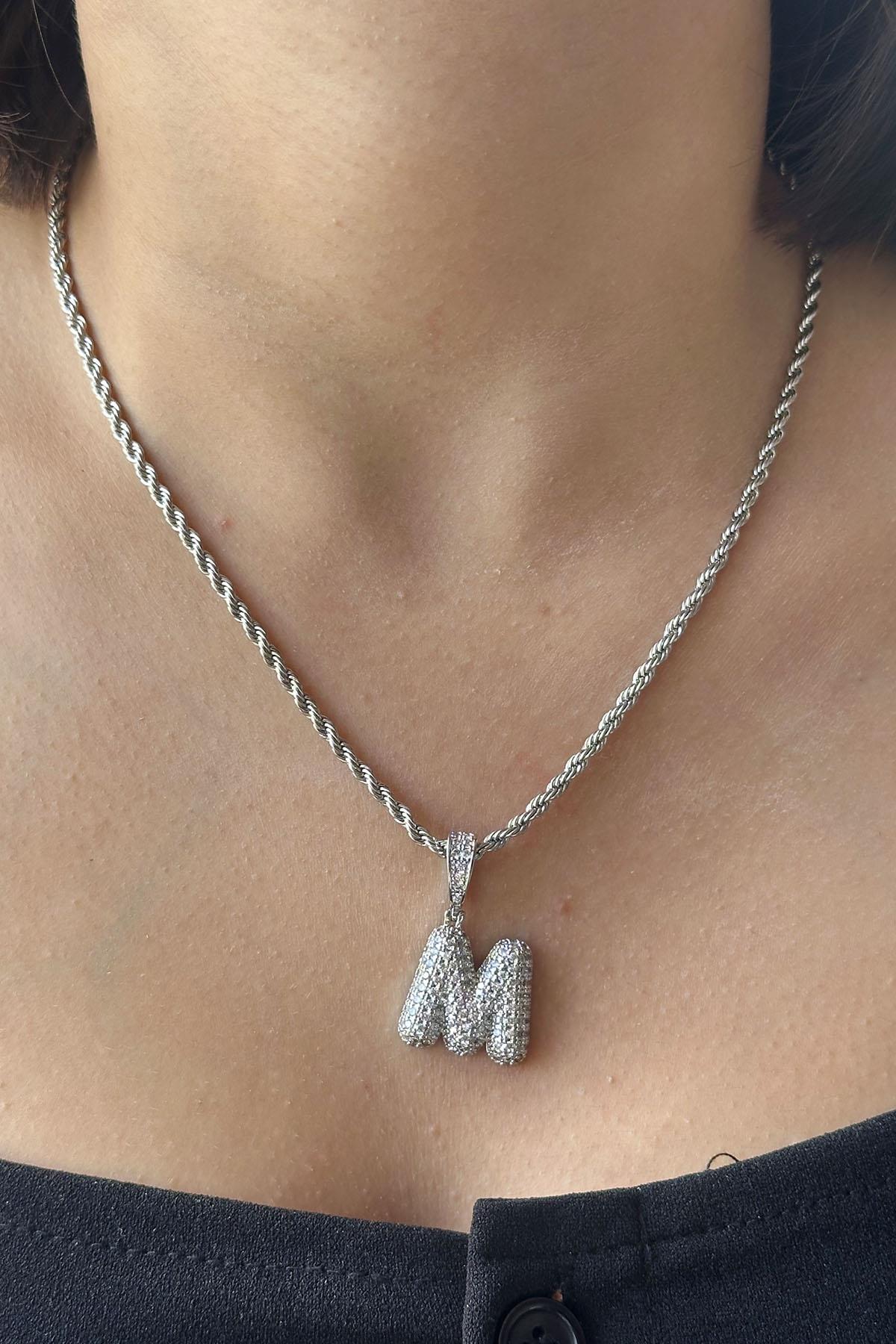 Gümüş Renk Taş Detaylı M Harfli Kolye