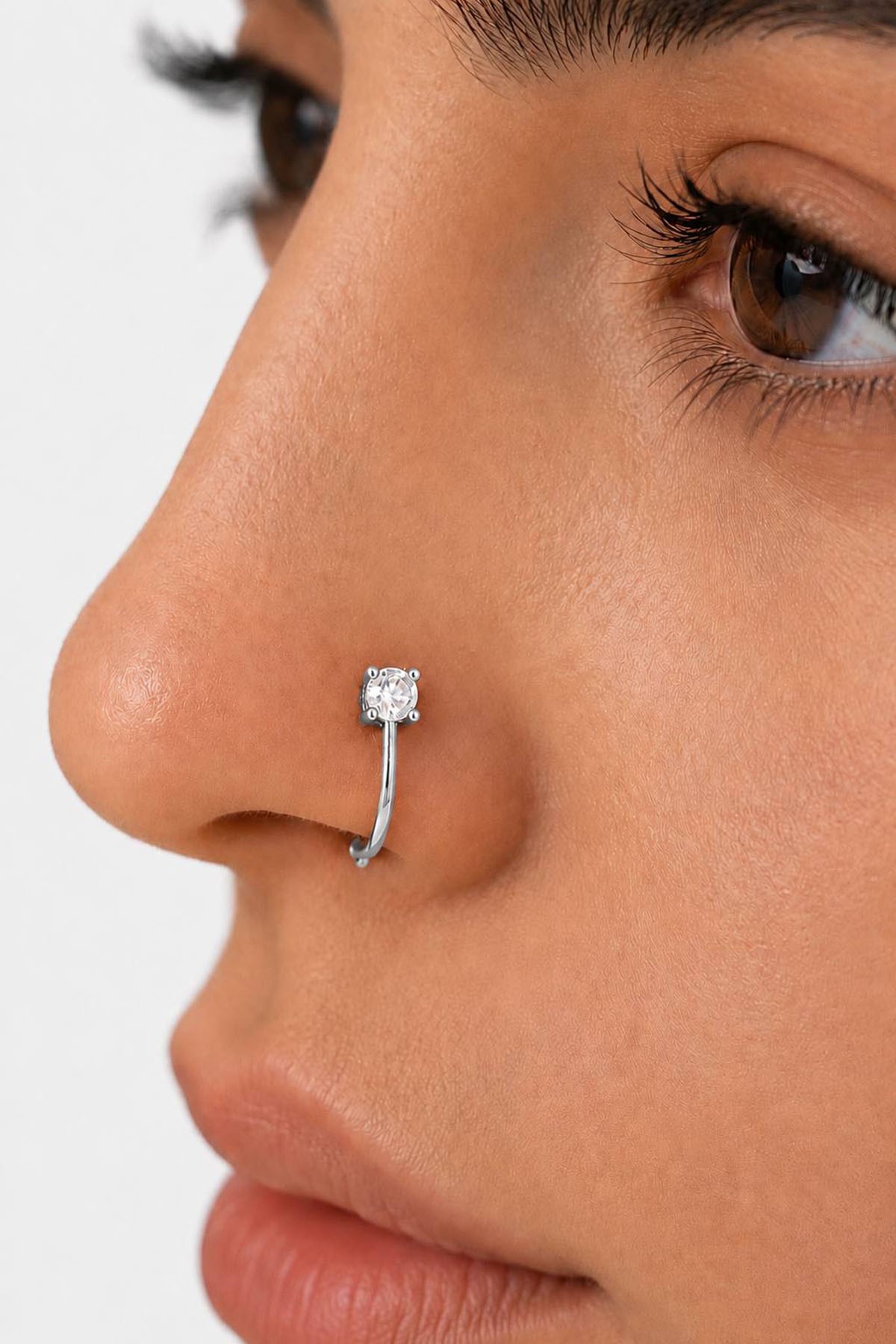 Gümüş Renk Taş Detaylı Cerrahi Çelik Deliksiz Kulak/Burun Piercing 