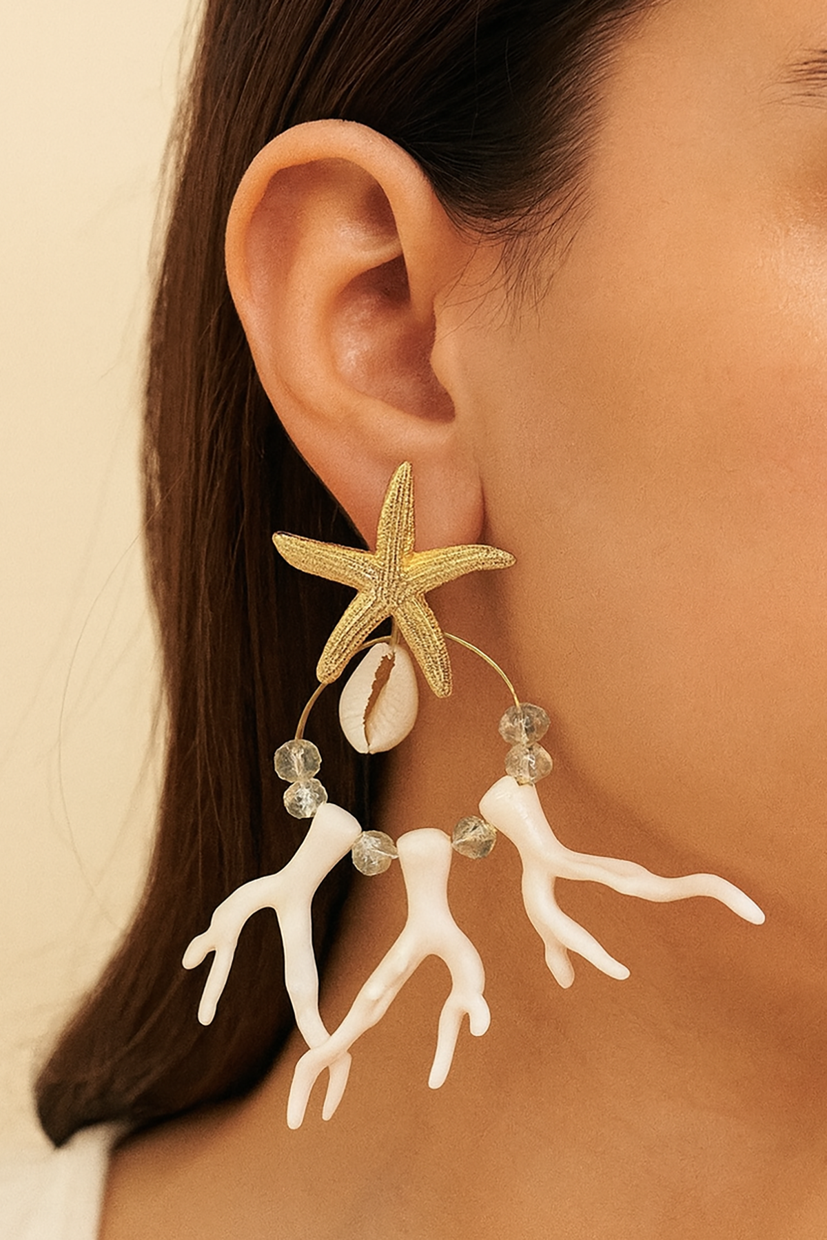 Altın Ve Beyaz Renk Yıldız Figürlü Küpe (Çift)