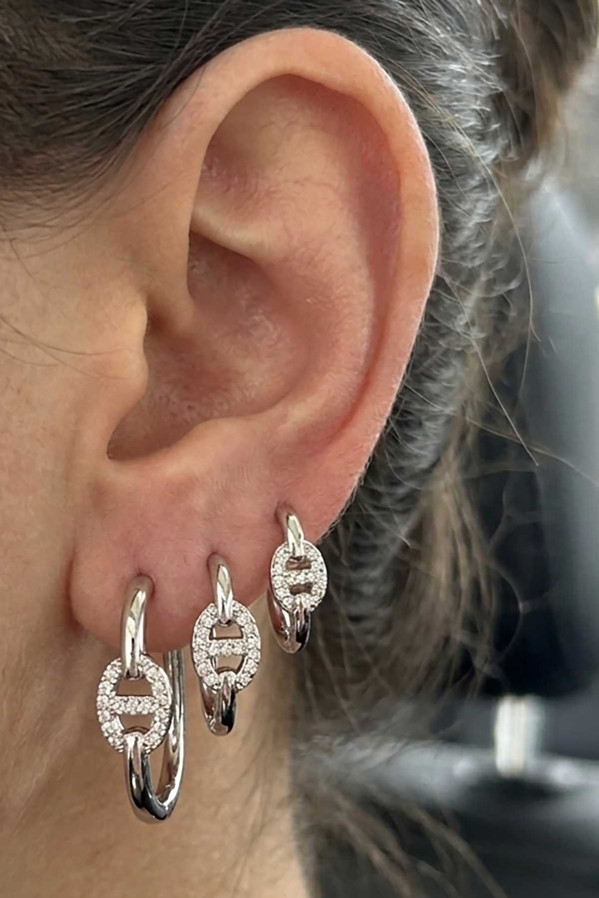 Gümüş Renk Taş Detaylı 3'lü YSX Küpe