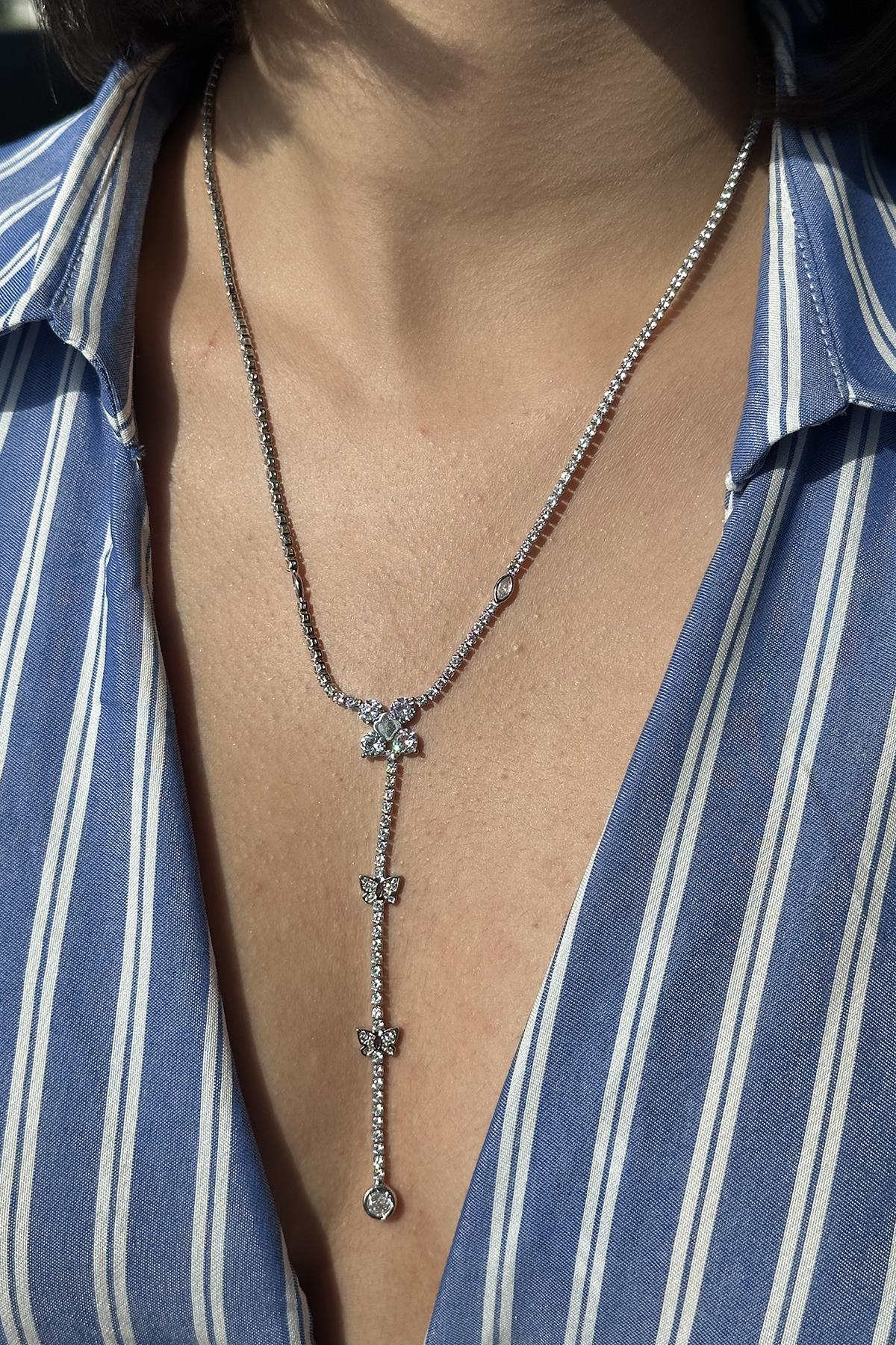 Gümüş Renk Taş Detaylı Y Kolye