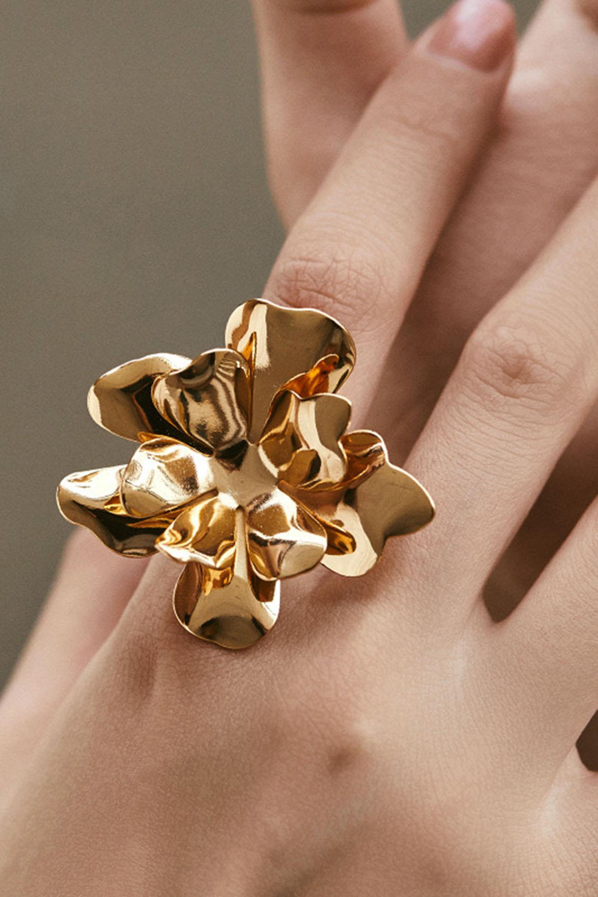 Altın Renk Çiçek Figürlü Ayarlanabilir Yüzük