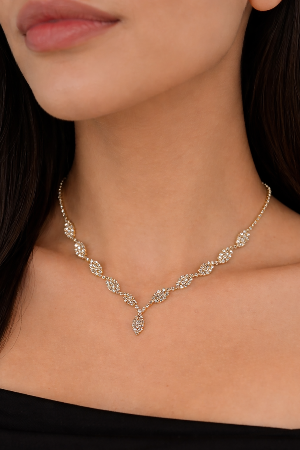 Altın Renk Taş Detaylı Tasarım Abiye Kolye