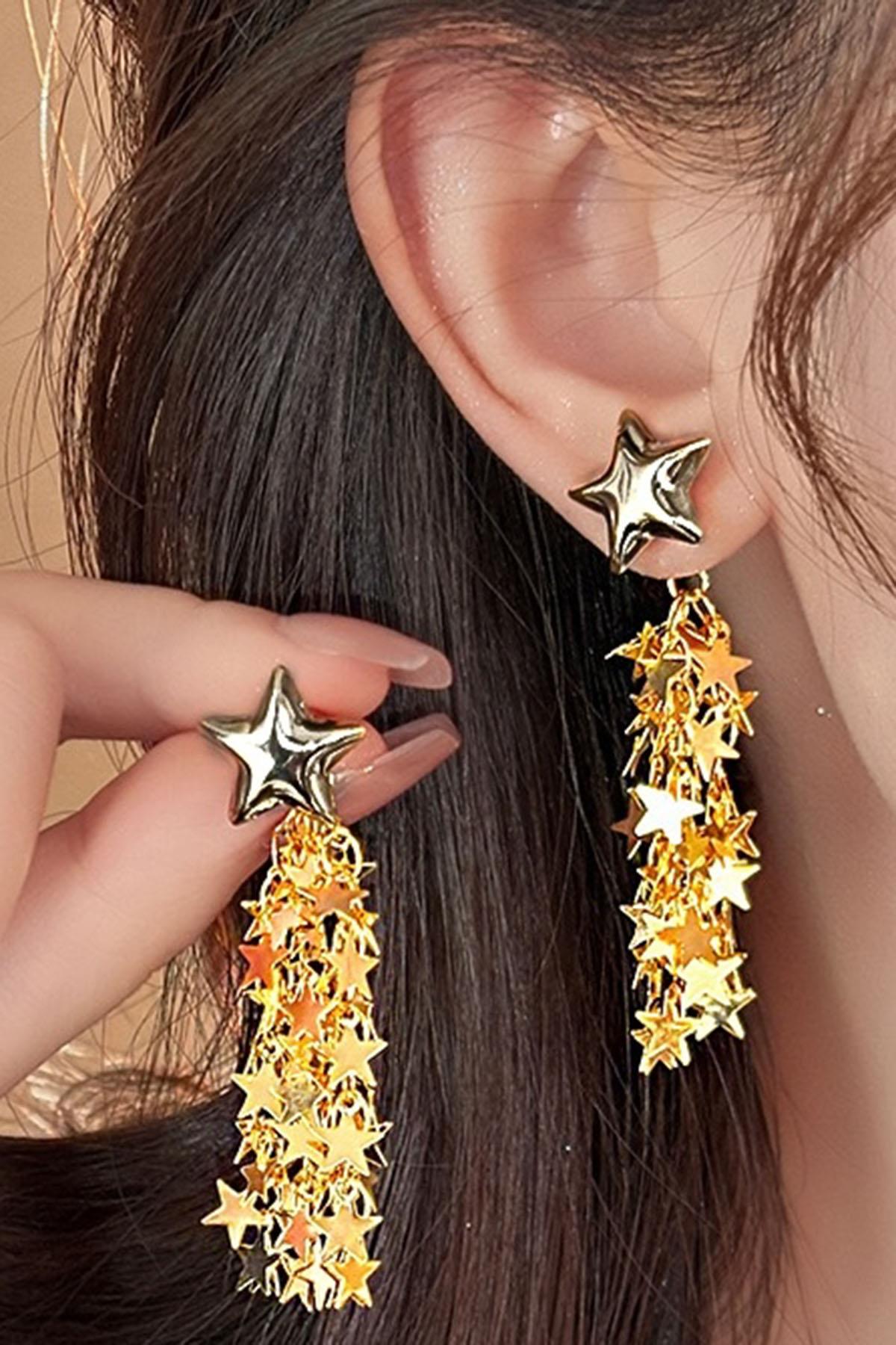 Altın Renk Yıldız Figürlü Sallantılı Küpe (Çift)