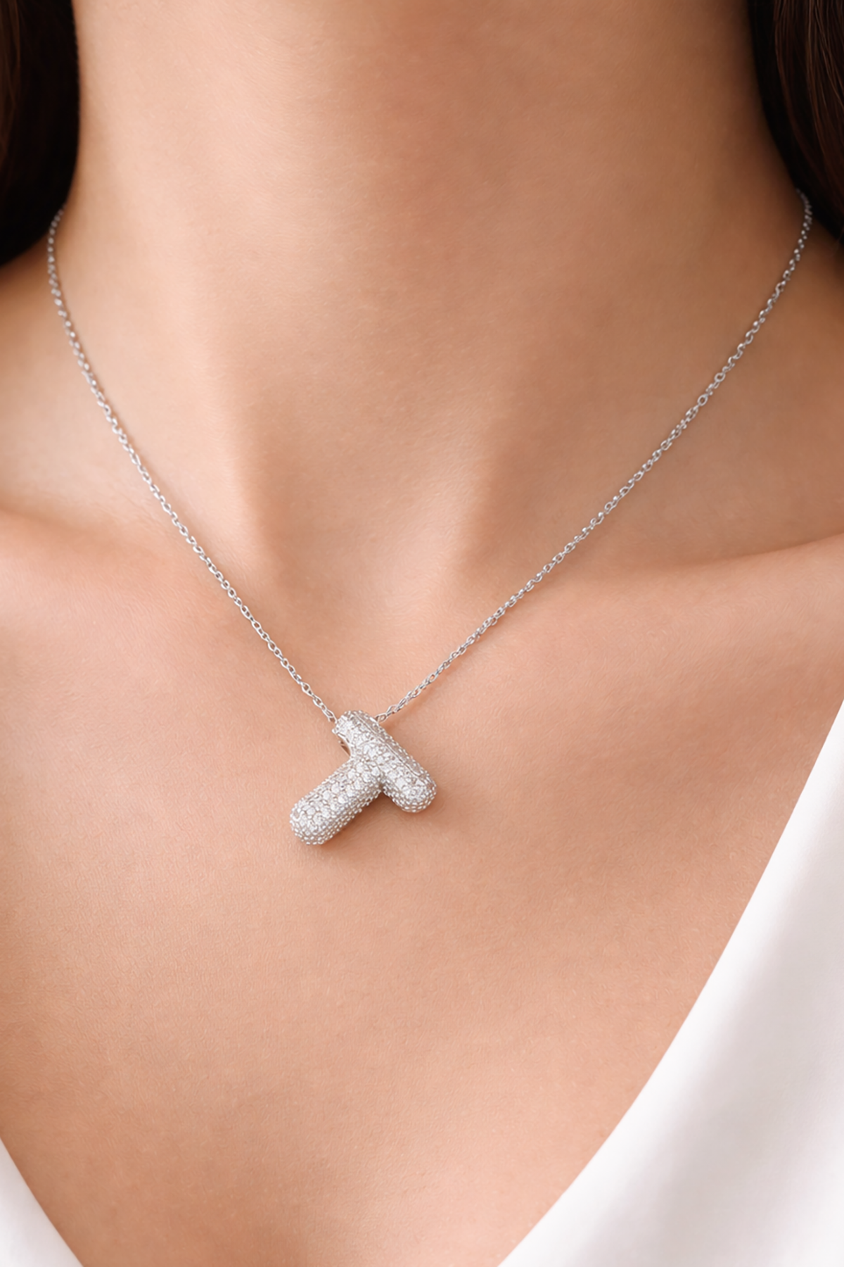 Gümüş Renk T Harf Taş Detaylı Çelik Kolye