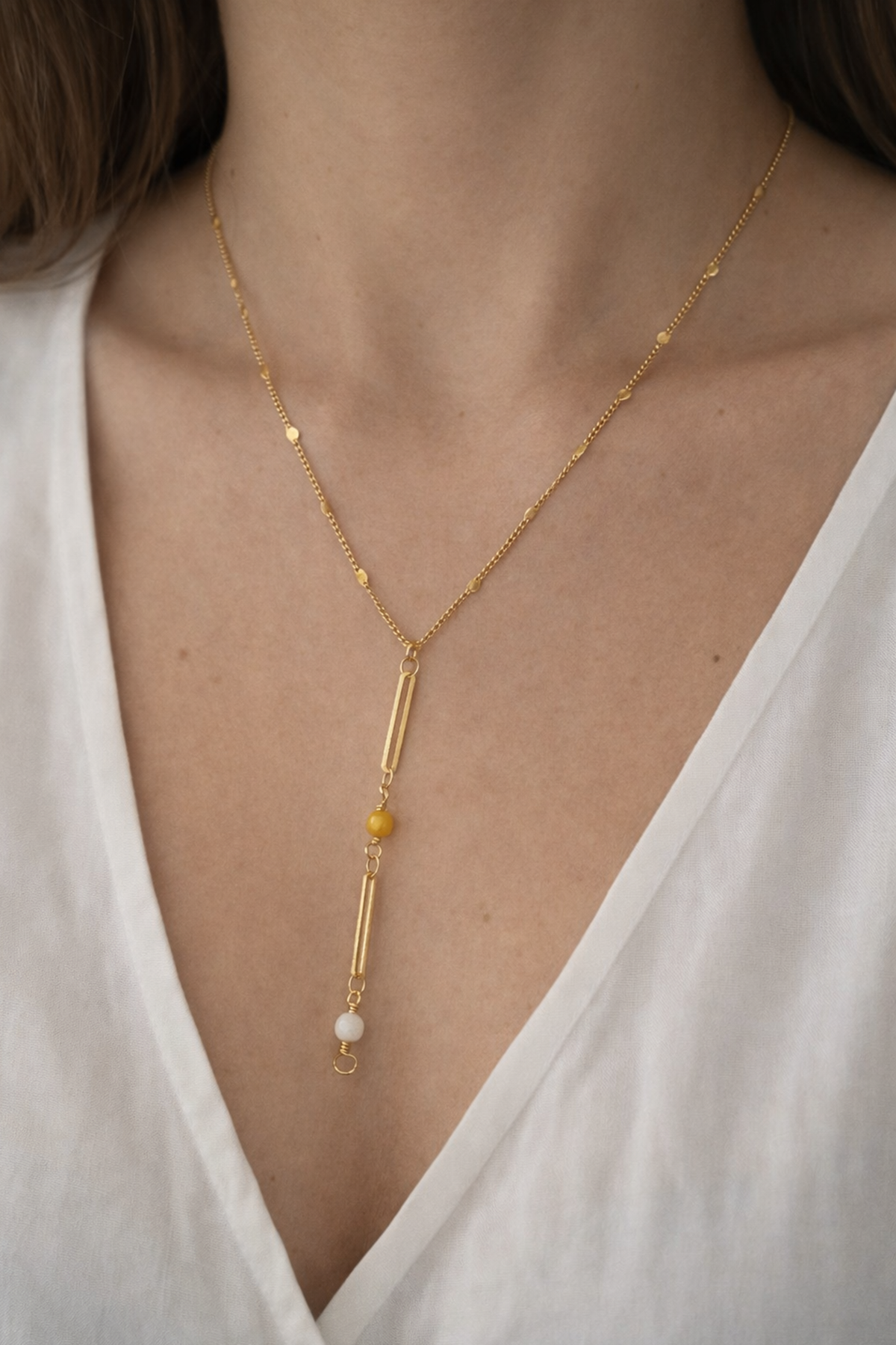 Altın Renk Taş Detaylı Çelik Kolye