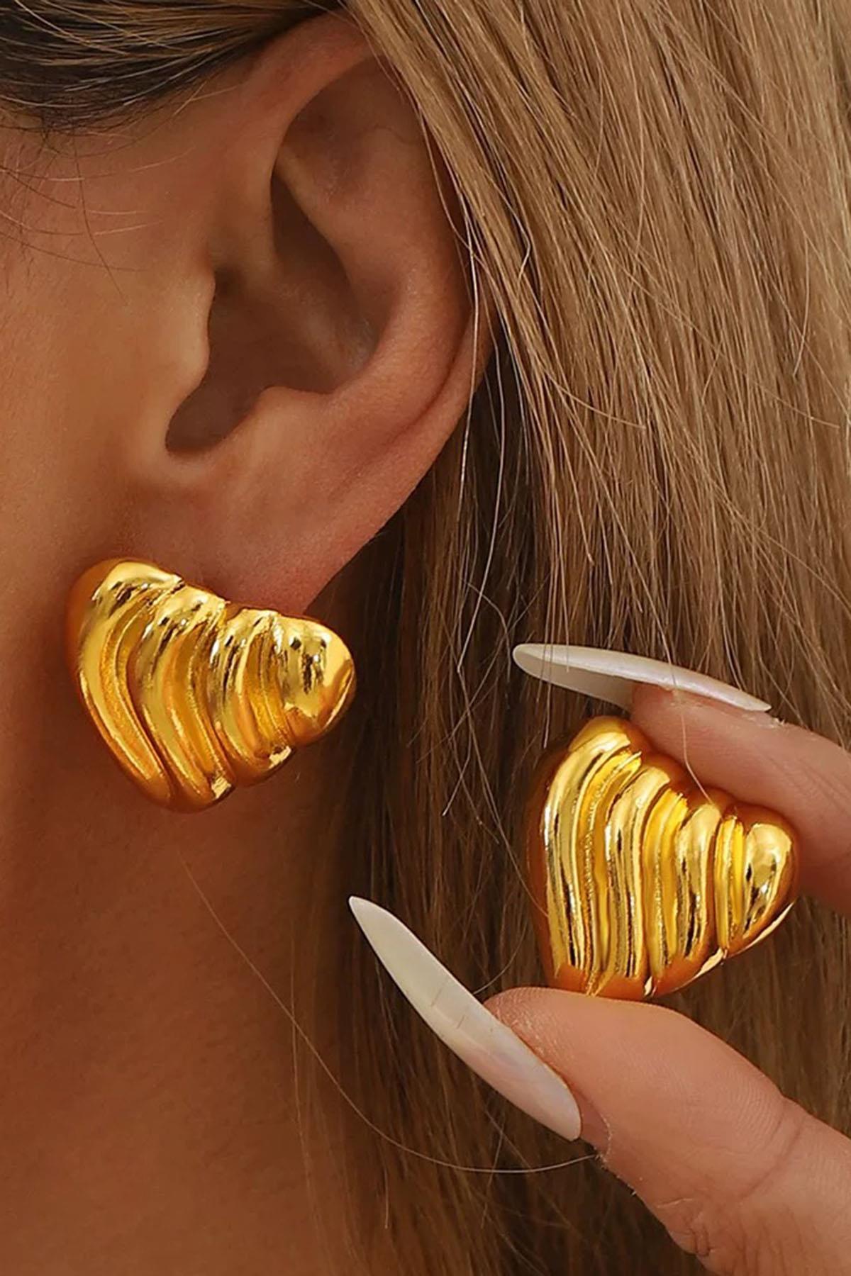 Altın Renk Kalp Figürlü Çelik Küpe (Çift)