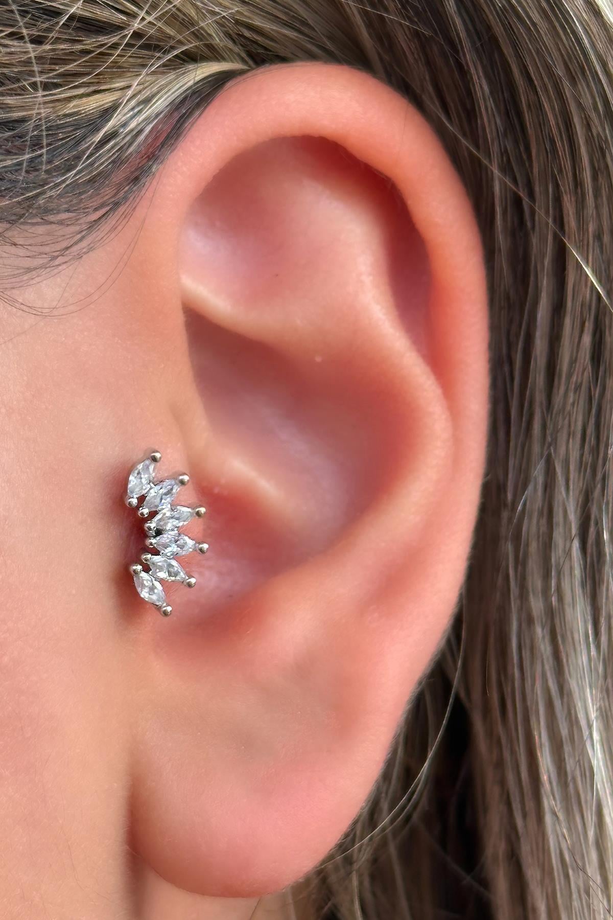 Gümüş Renk Taş Detaylı Çelik Tragus/Kıkırdak Küpe/Piercing (Tek)