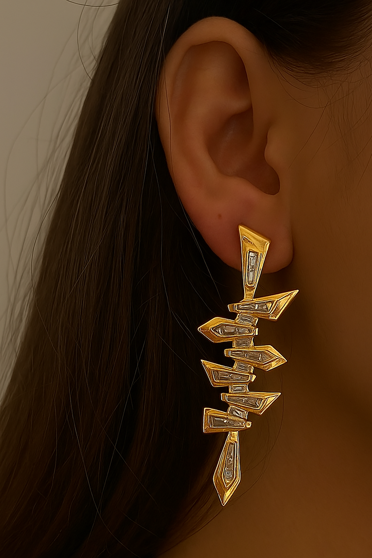 Altın Renk Taş Detaylı 14K Altın Kaplama TX Küpe (Çift)