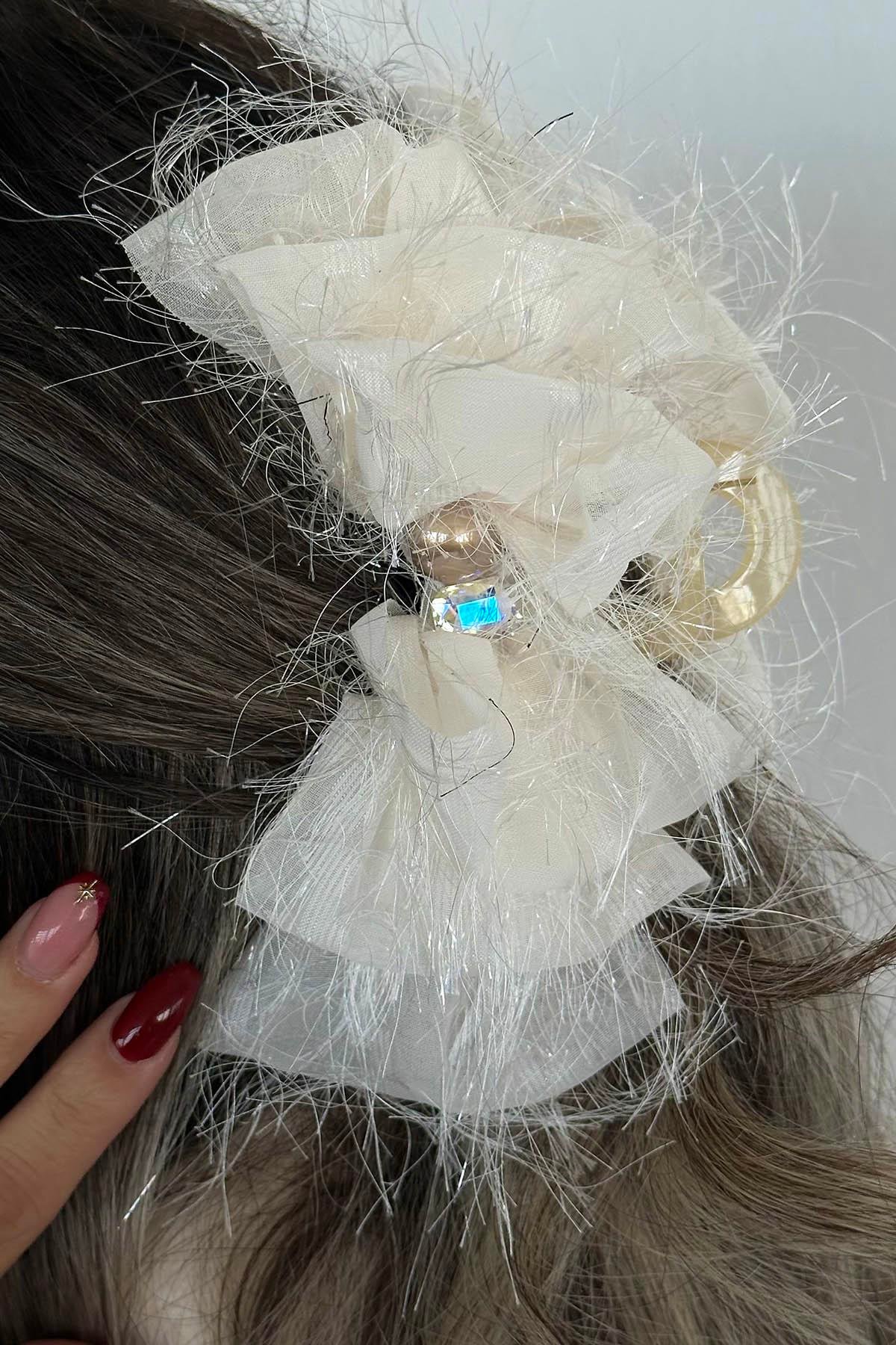 Beyaz Renk Kurdele Figürlü Taş Detaylı Mandal  Toka